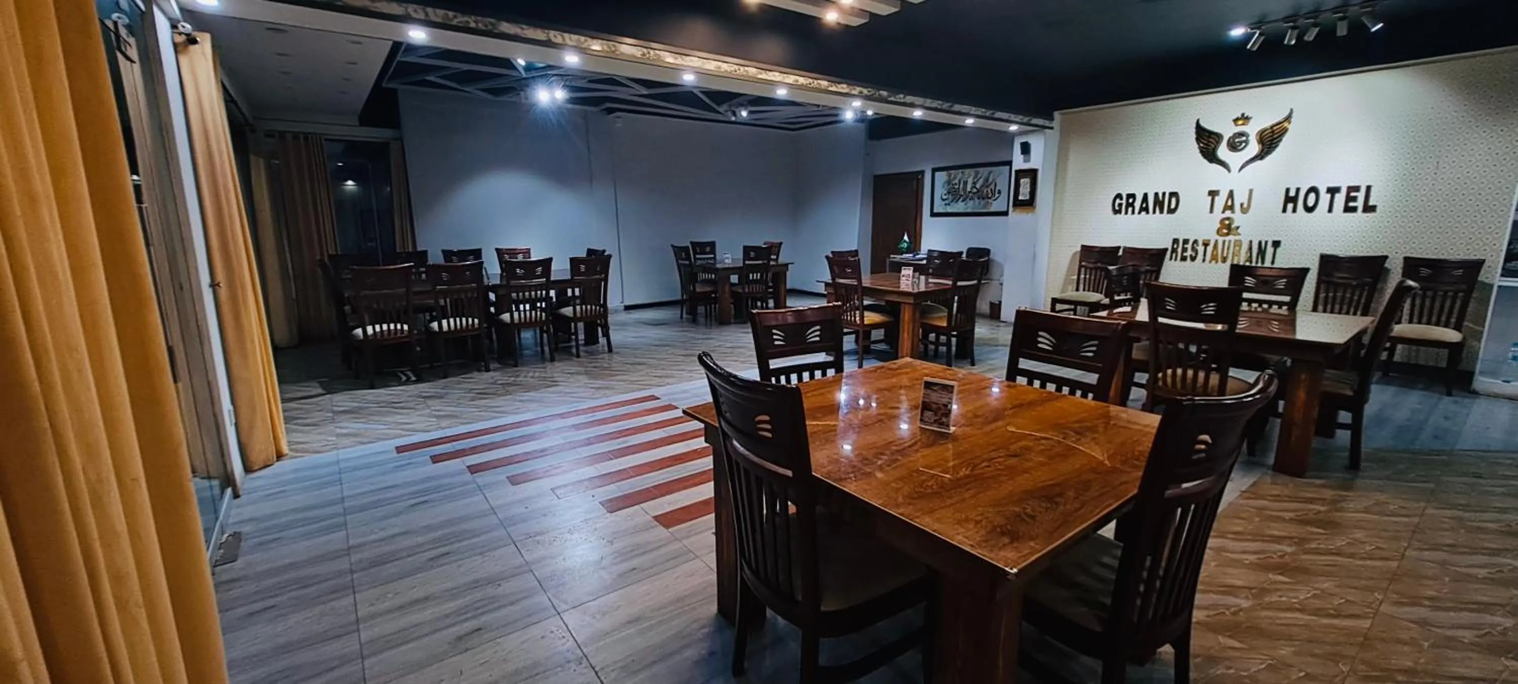 Restaurant/places to eat in Grand Taj