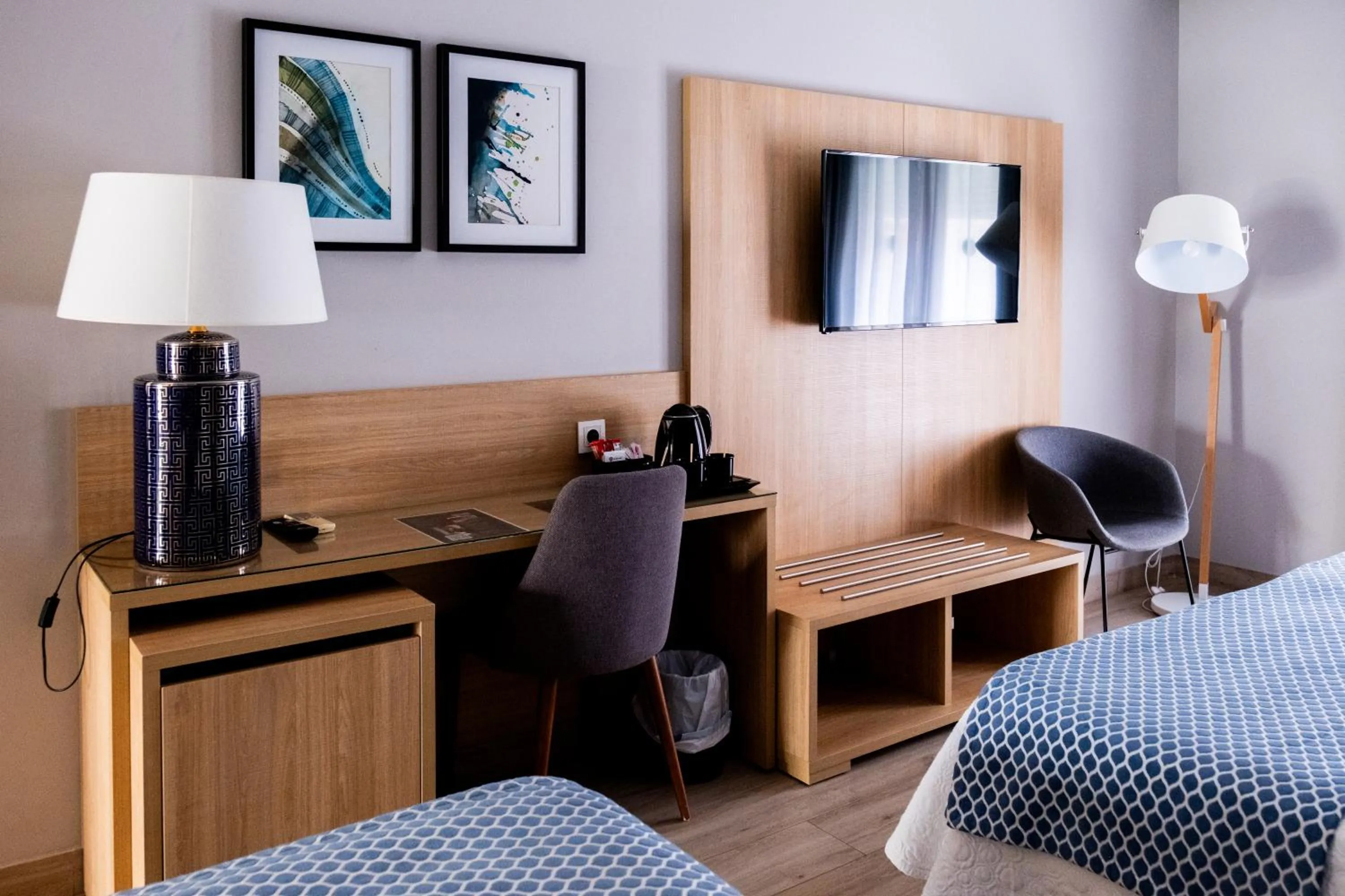 TV and multimedia, Bed in Hotel Puerta del Mar - Adults Recommended