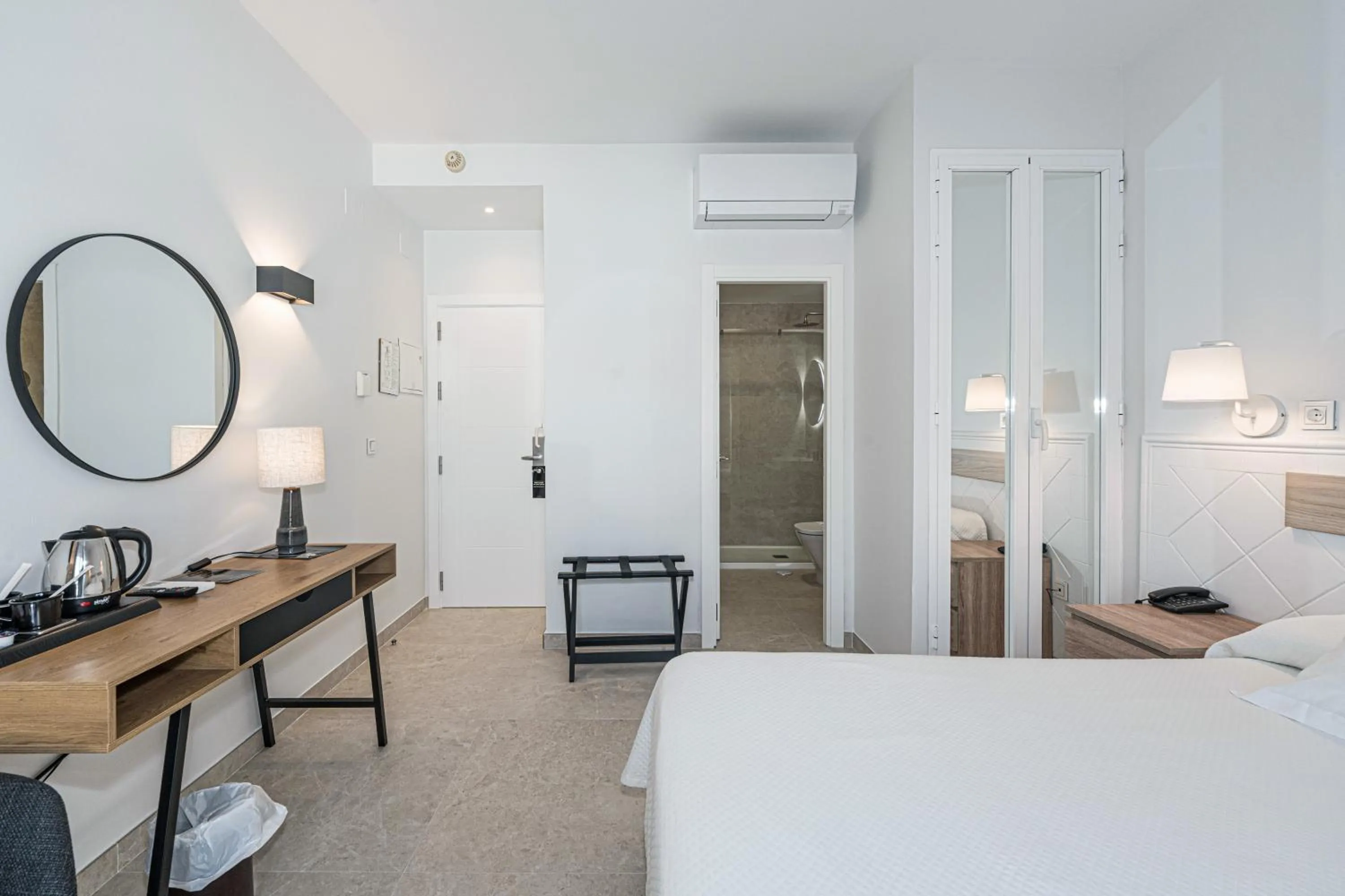 Bed in Hotel Puerta del Mar - Adults Recommended