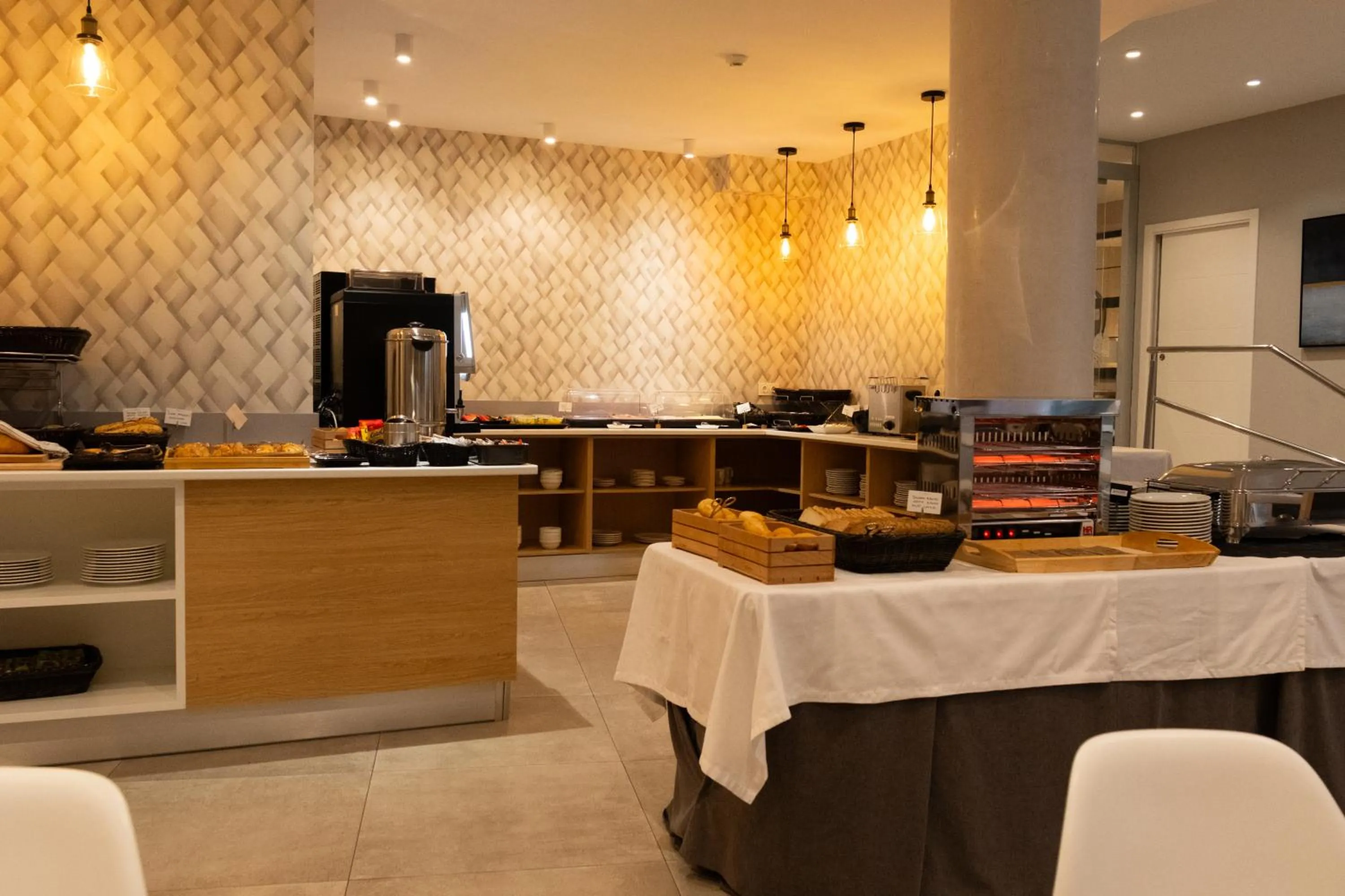 Breakfast in Hotel Puerta del Mar - Adults Recommended