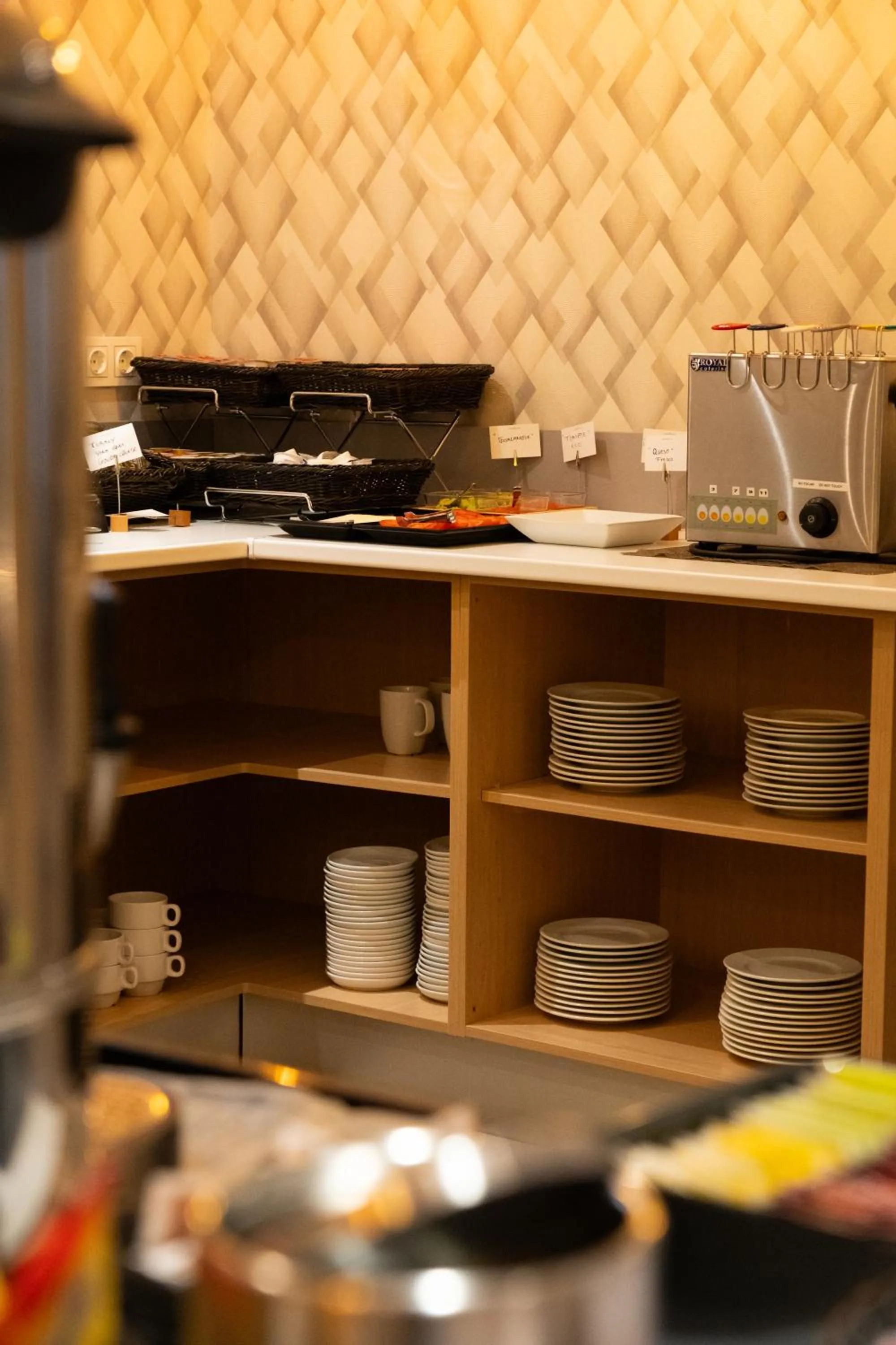 Food and drinks in Hotel Puerta del Mar - Adults Recommended