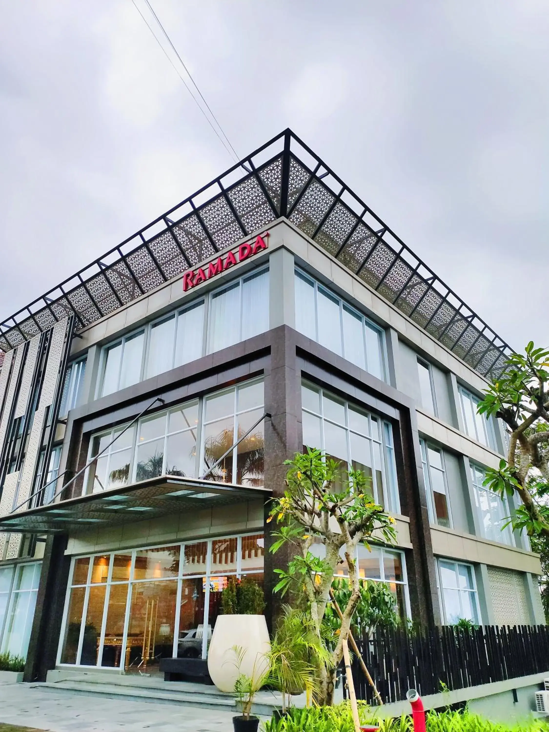Property building in Ramada by Wyndham Yogyakarta Property building in Ramada by Wyndham Yogyakarta
