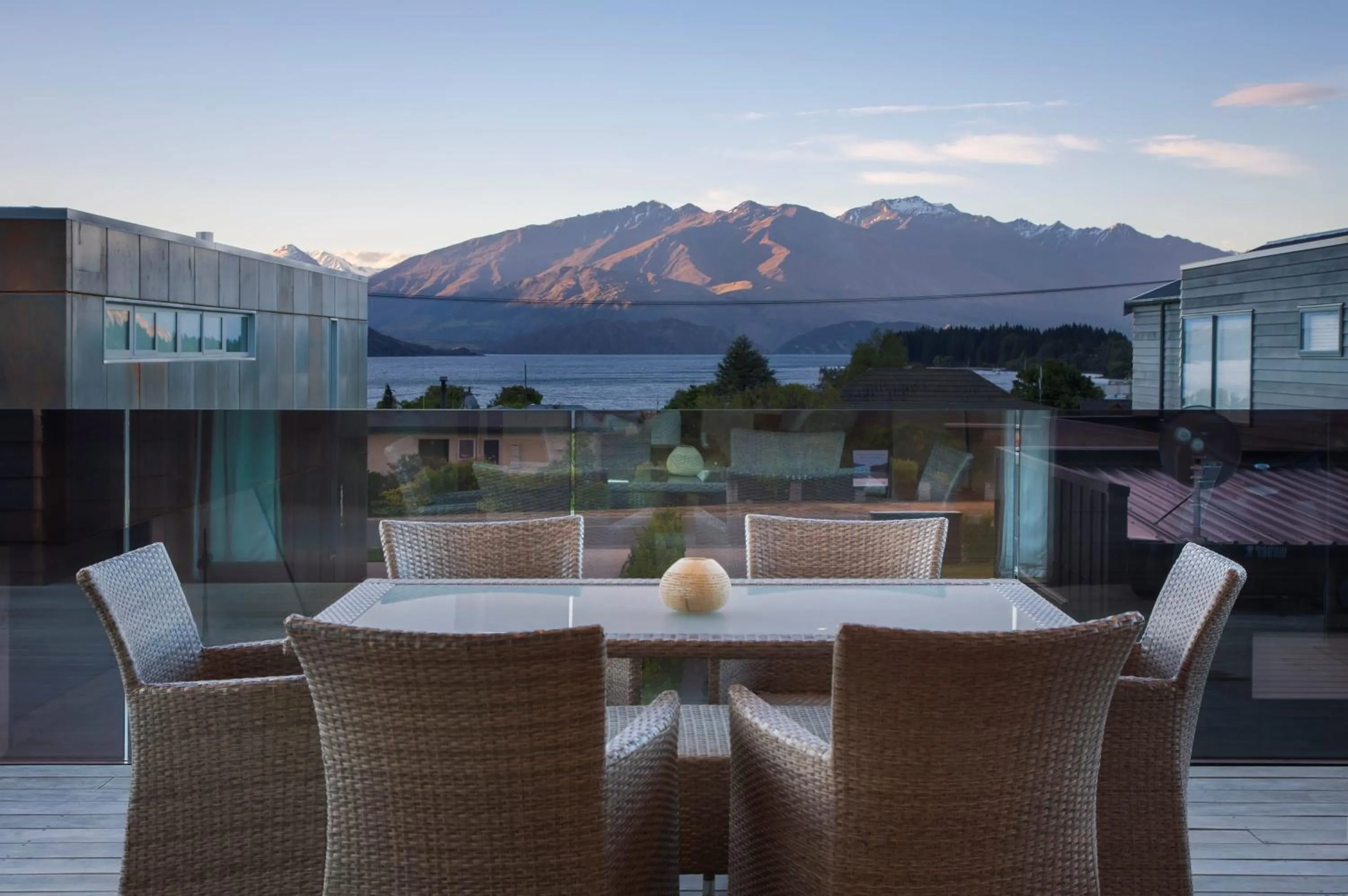 Waimaori Views Entire Home