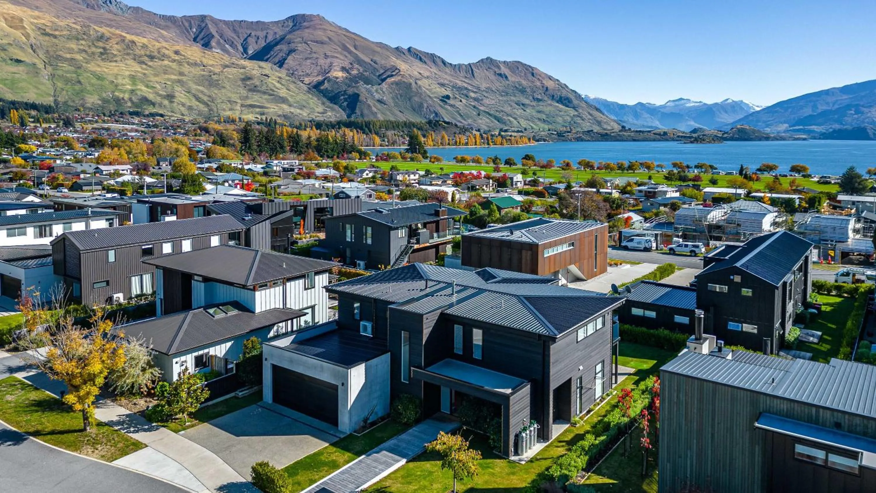 Waimaori Views Entire Home
