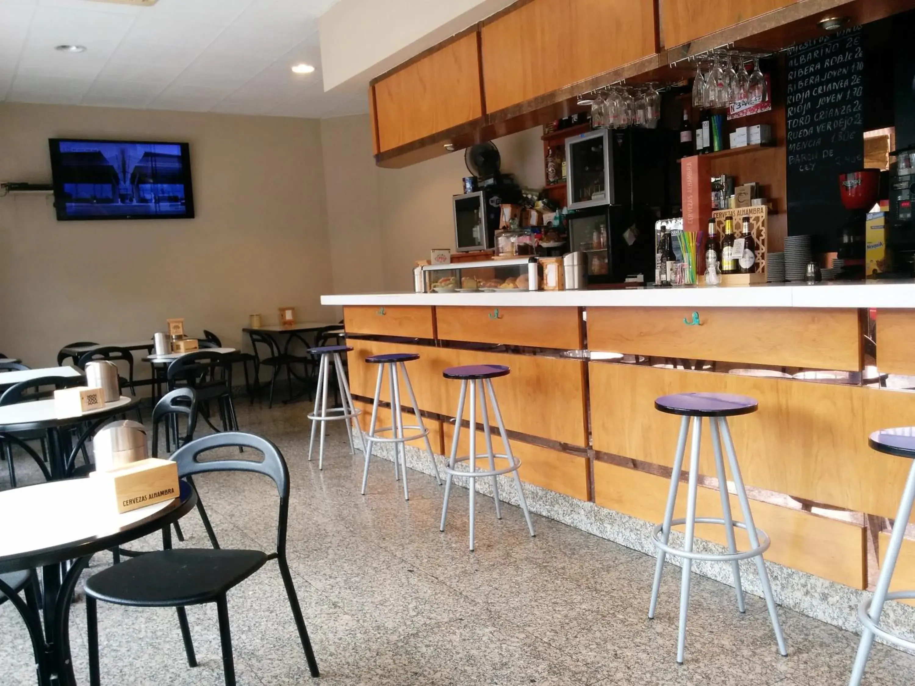 Lounge or bar in Hotel Carbayon Lounge or bar in Hotel Carbayon