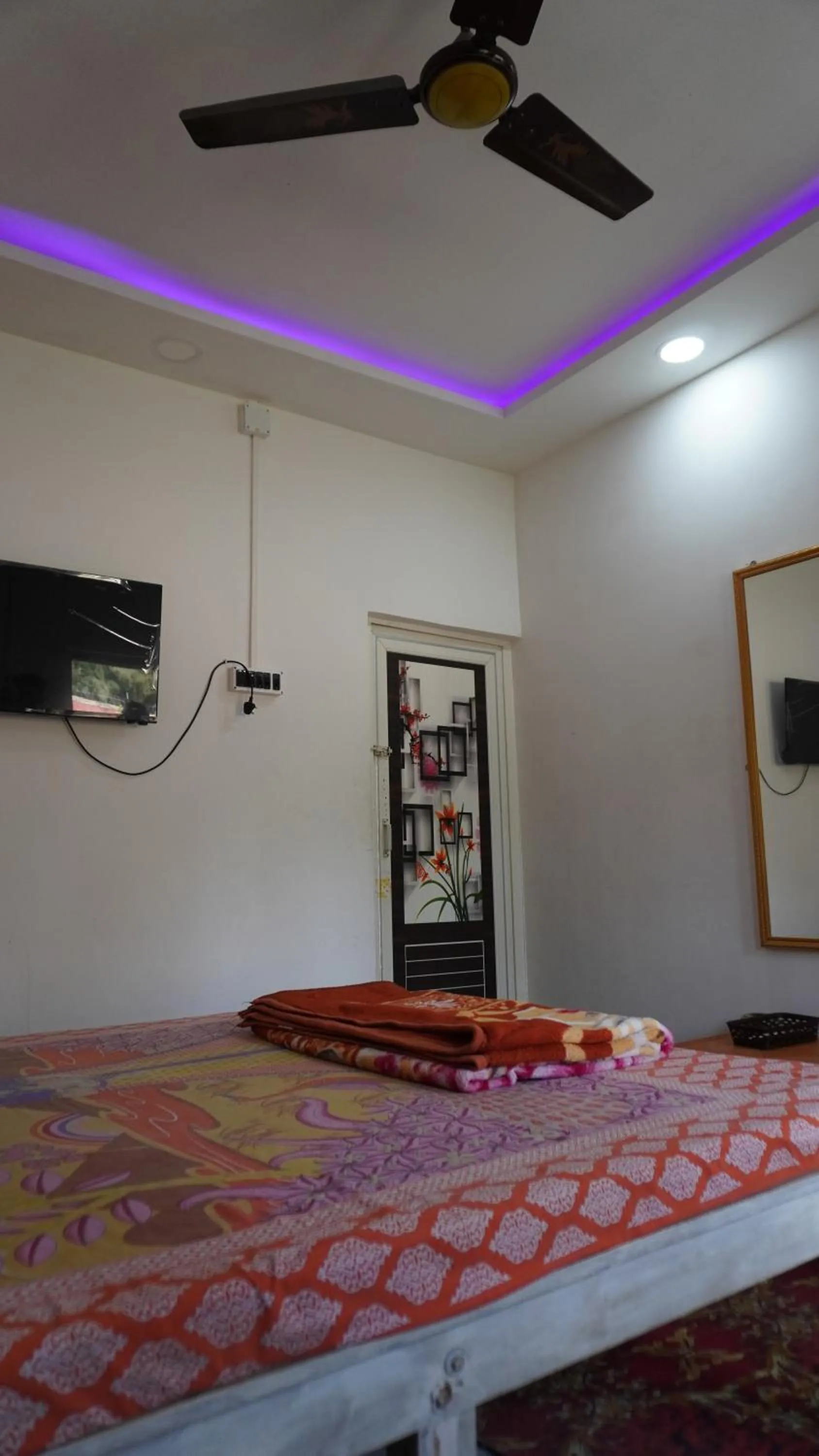 Bed in Tapama Resort Bakkhali