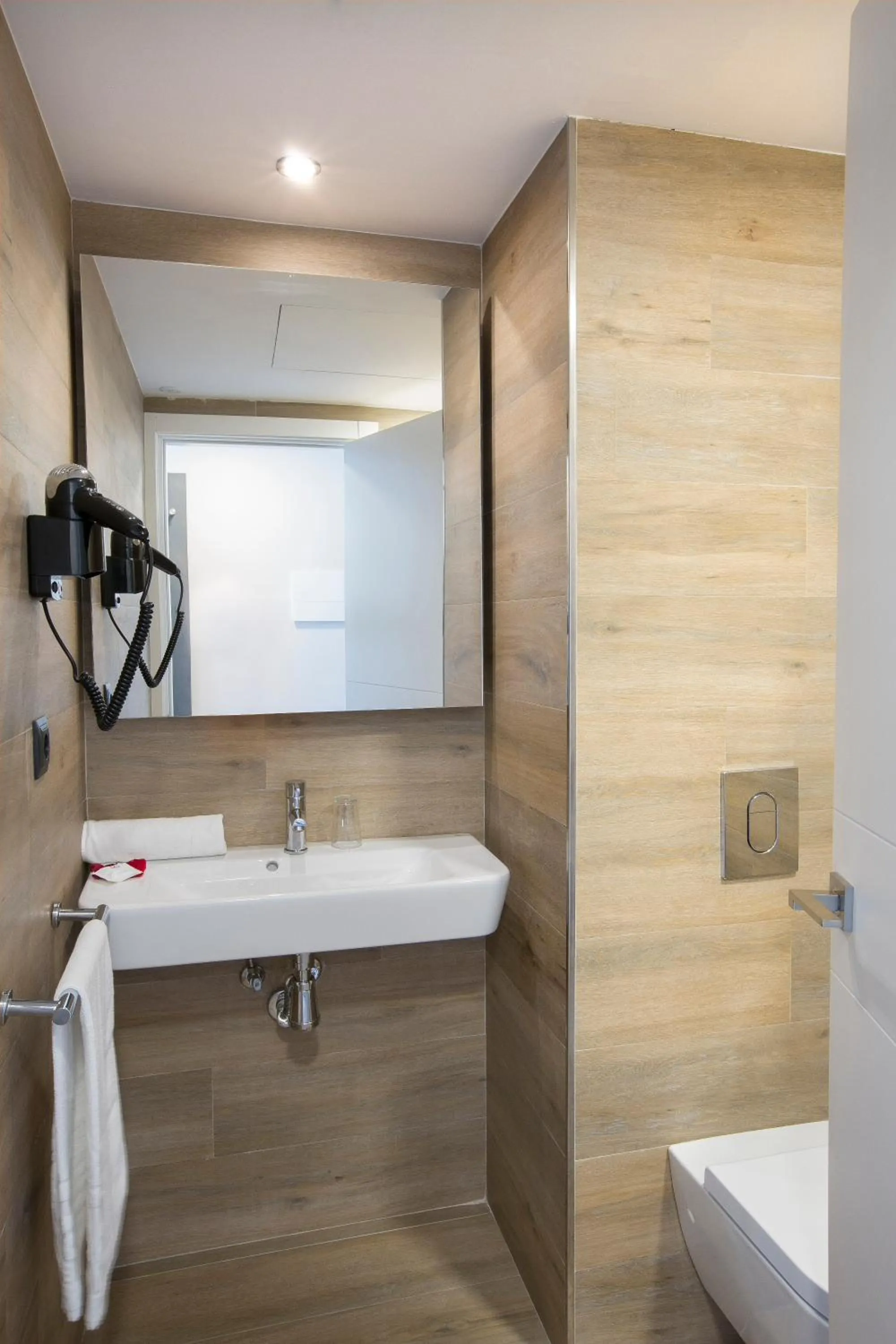 Shower in Mar Hotels Playa de Muro Suites
