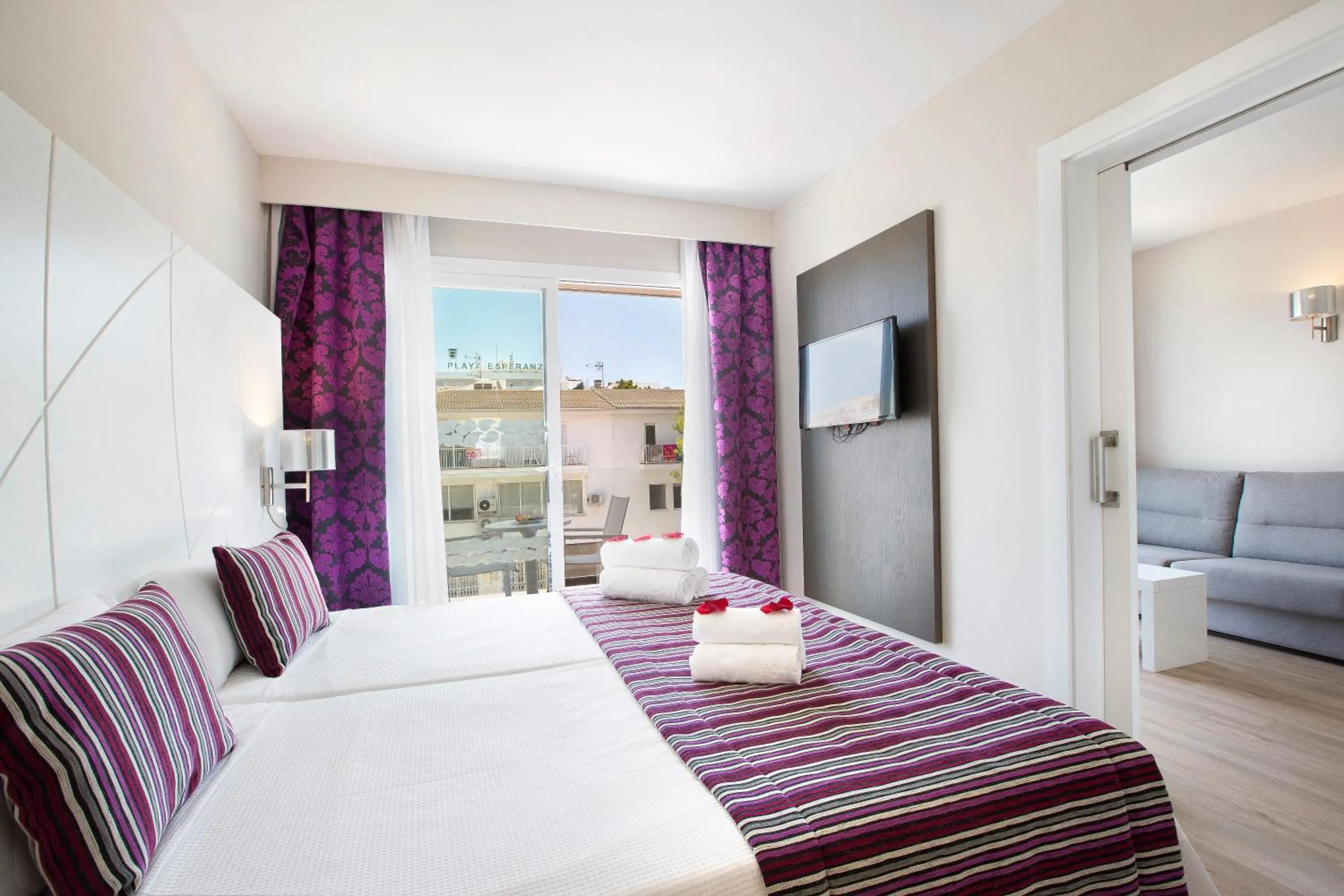 TV and multimedia, Bed in Mar Hotels Playa de Muro Suites