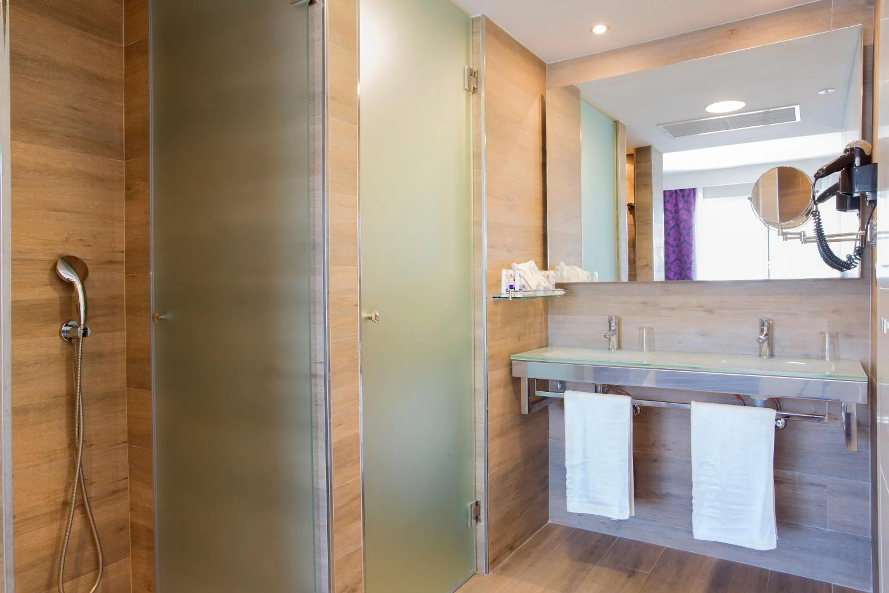 Shower in Mar Hotels Playa de Muro Suites