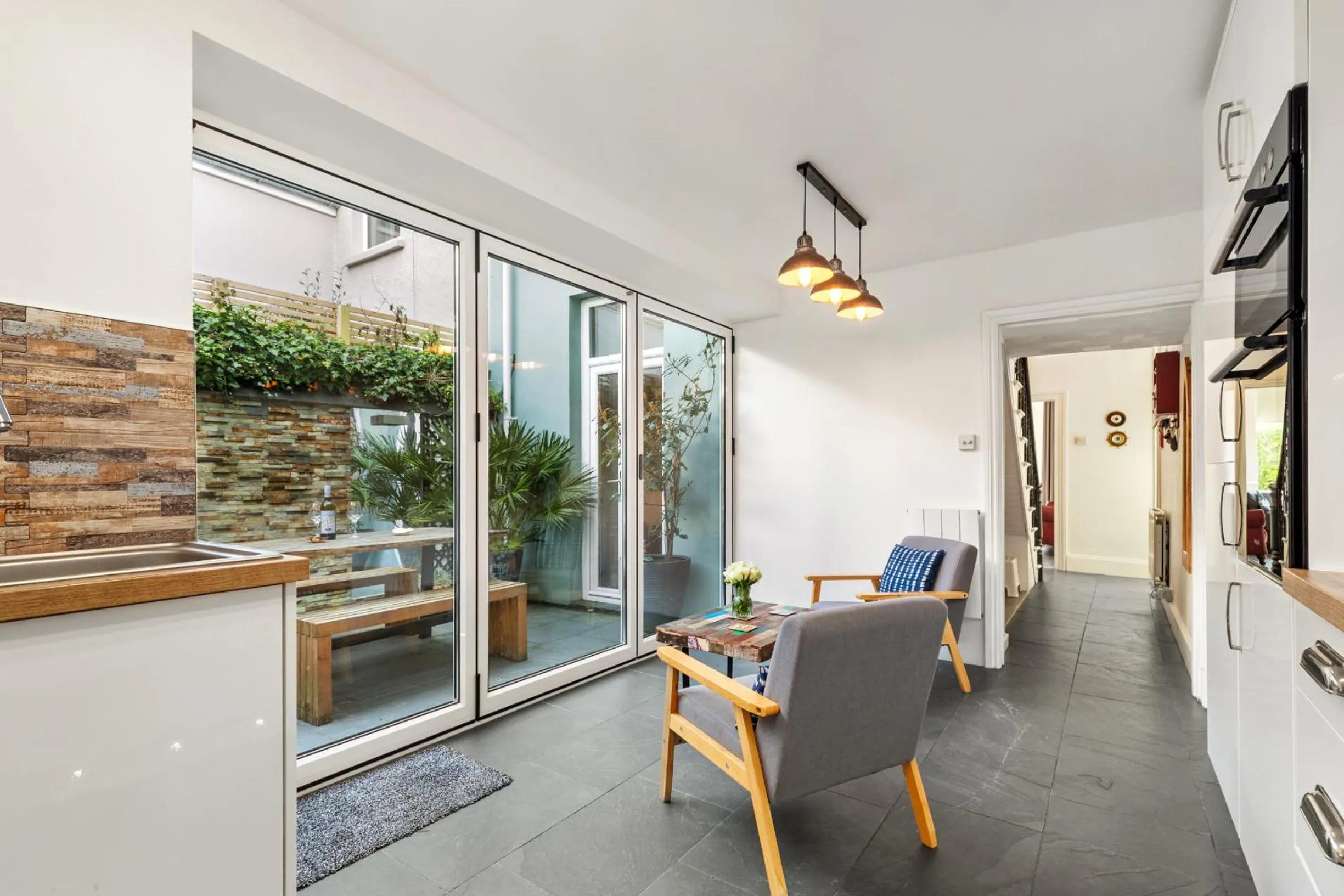 Sunbury Villa - Close to Town and Beaches