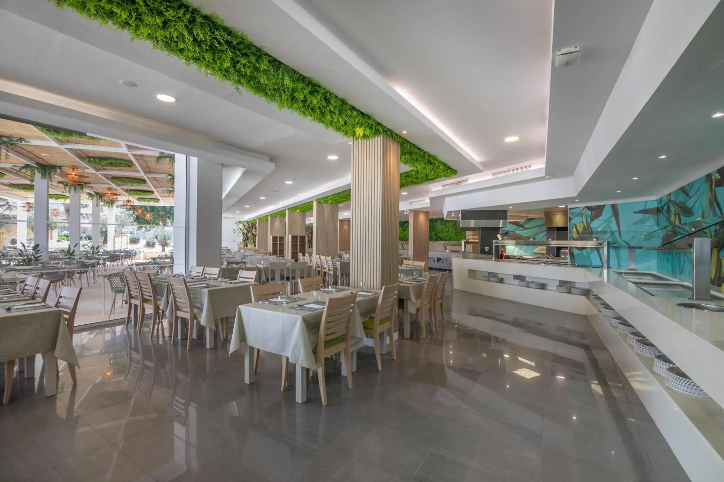 Restaurant/places to eat in MarSenses Rosa del Mar Hotel & Spa Restaurant/places to eat in MarSenses Rosa del Mar Hotel & Spa