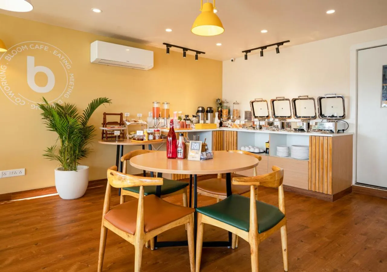 Restaurant/places to eat in Bloom Hotel - HSR Layout Sector 3