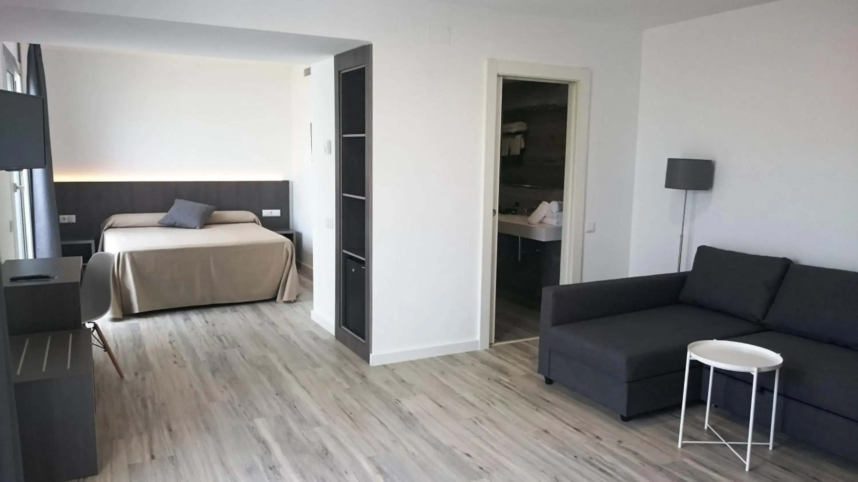 Photo of the whole room, Bed in Ona Don Juan Photo of the whole room, Bed in Ona Don Juan