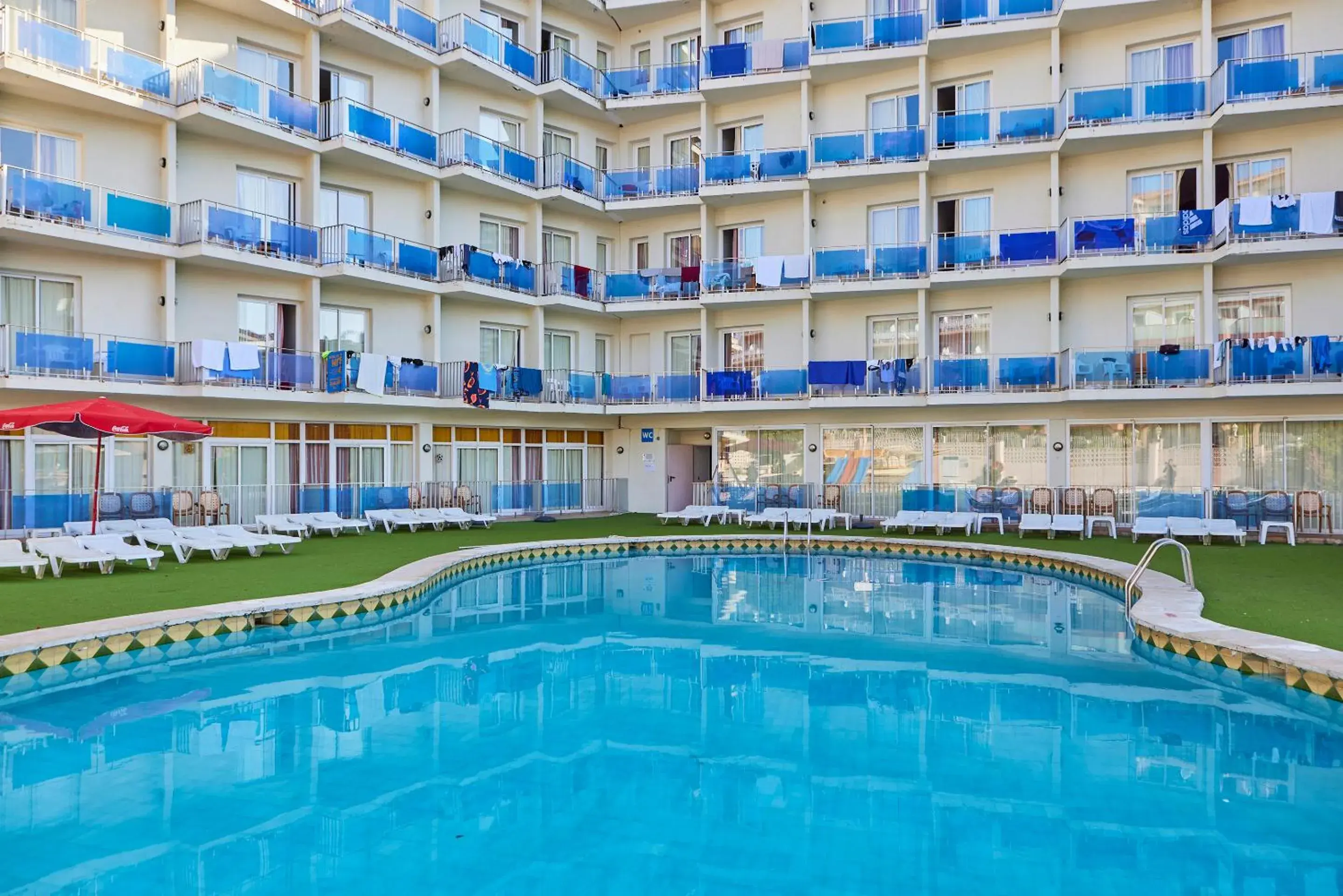 Swimming pool in Ona Don Juan Swimming pool in Ona Don Juan