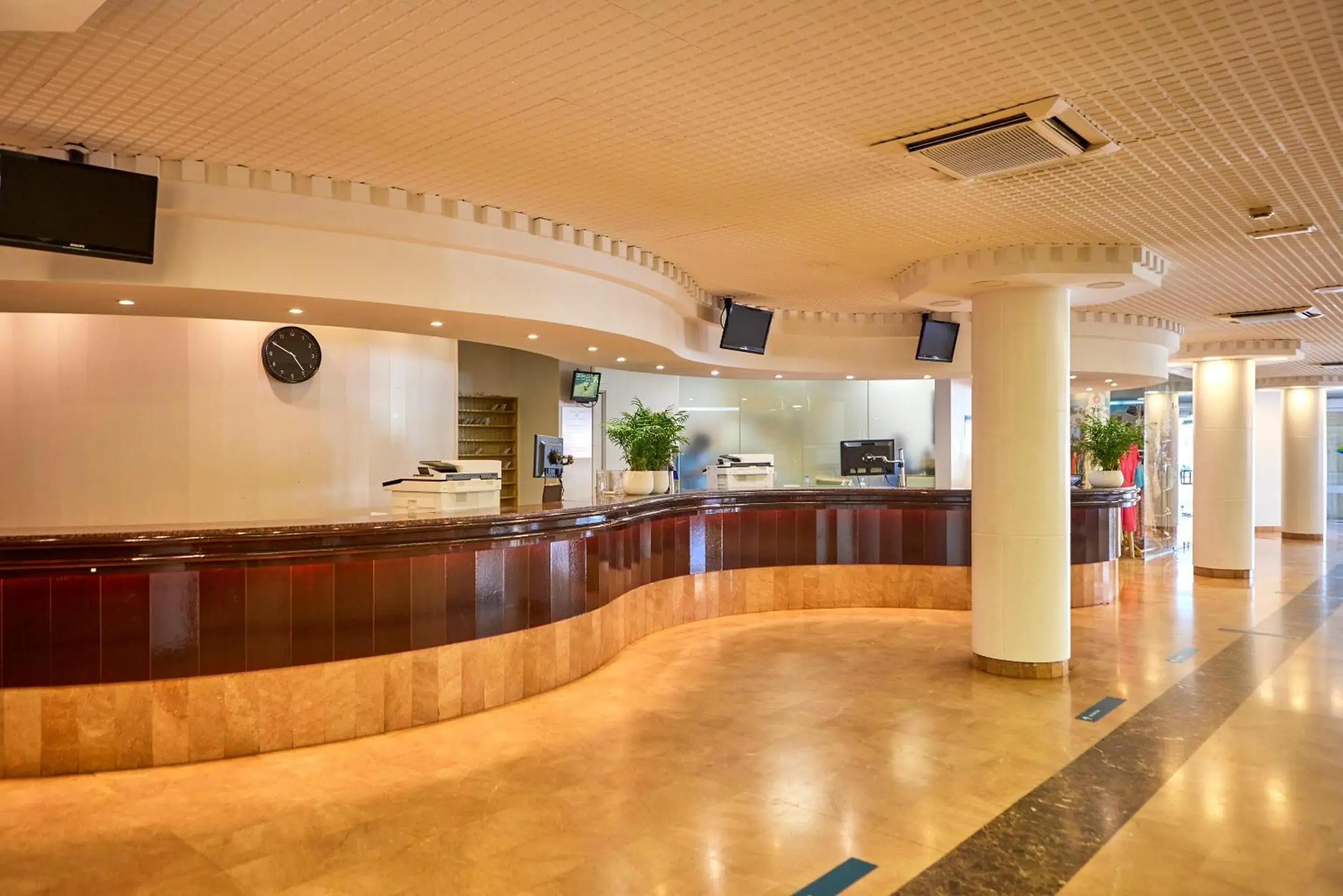 Lobby or reception in Ona Don Juan Lobby or reception in Ona Don Juan