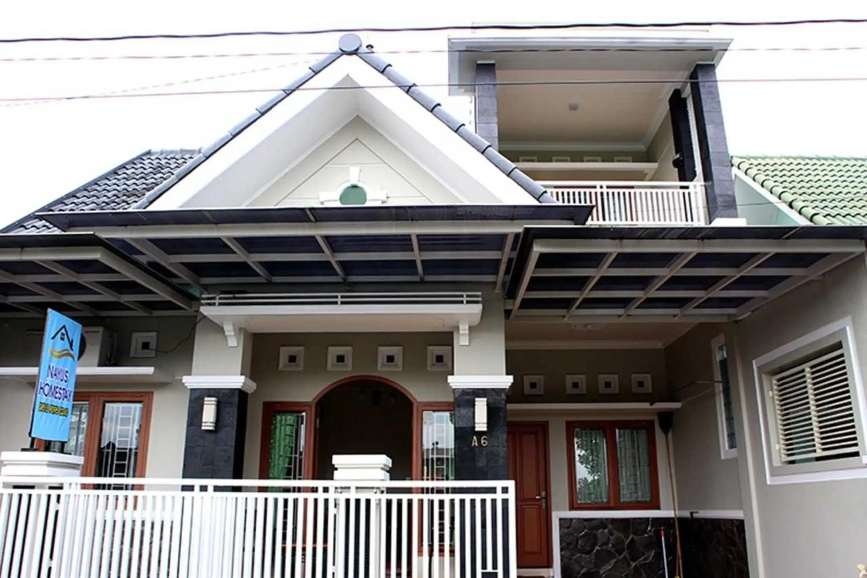 Property building in EXPRESS O 92106 Nayus Homestay Syariah Property building in EXPRESS O 92106 Nayus Homestay Syariah