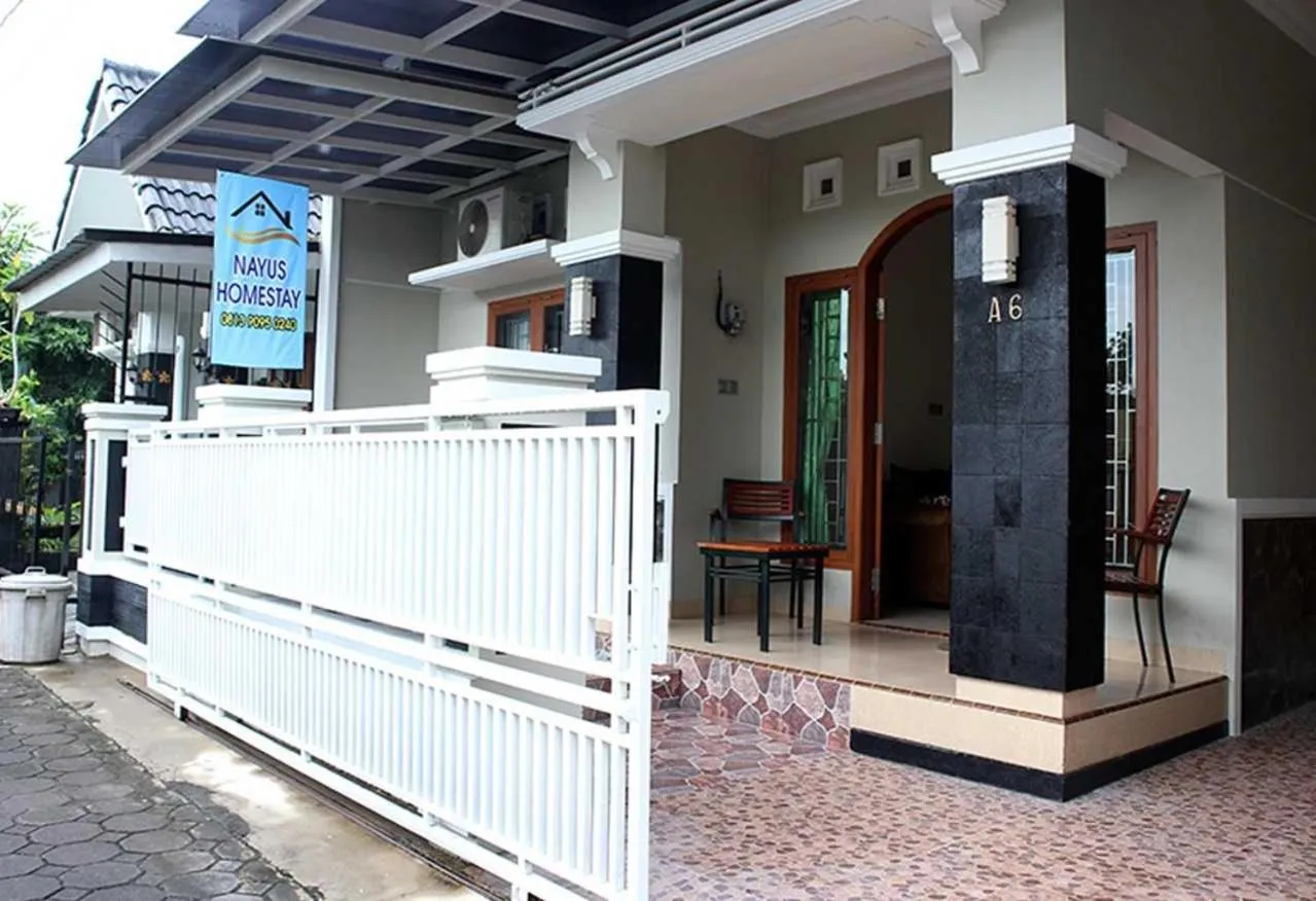 Facade/entrance in EXPRESS O 92106 Nayus Homestay Syariah