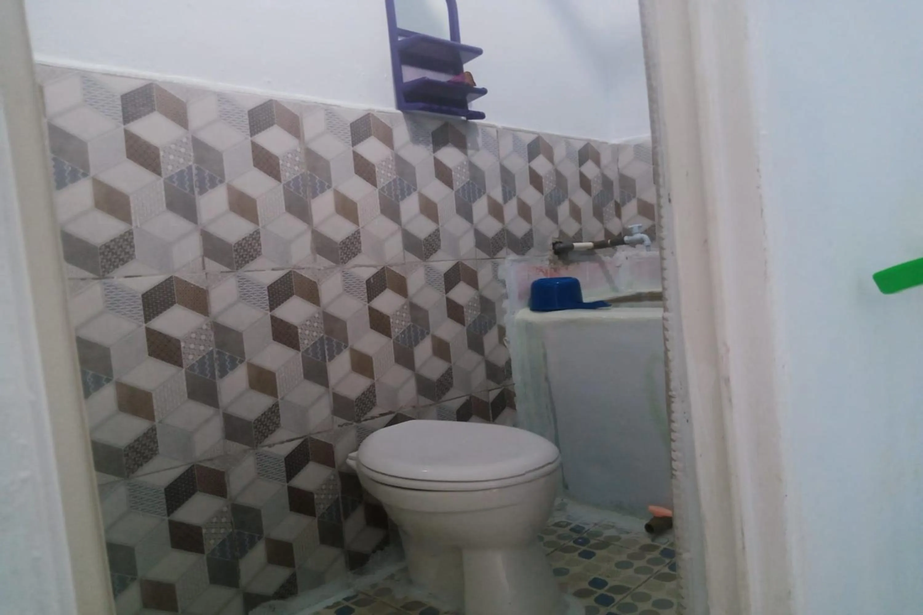 Bathroom in EXPRESS O 92251 Jaya Kusuma Homestay Near PONPES Darul Muhtadin
