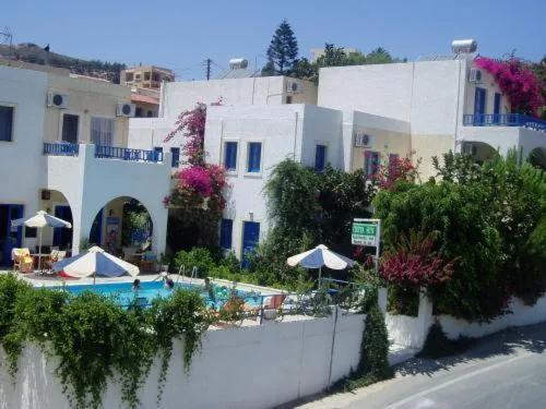 People in Creta Sun Hotel Studios