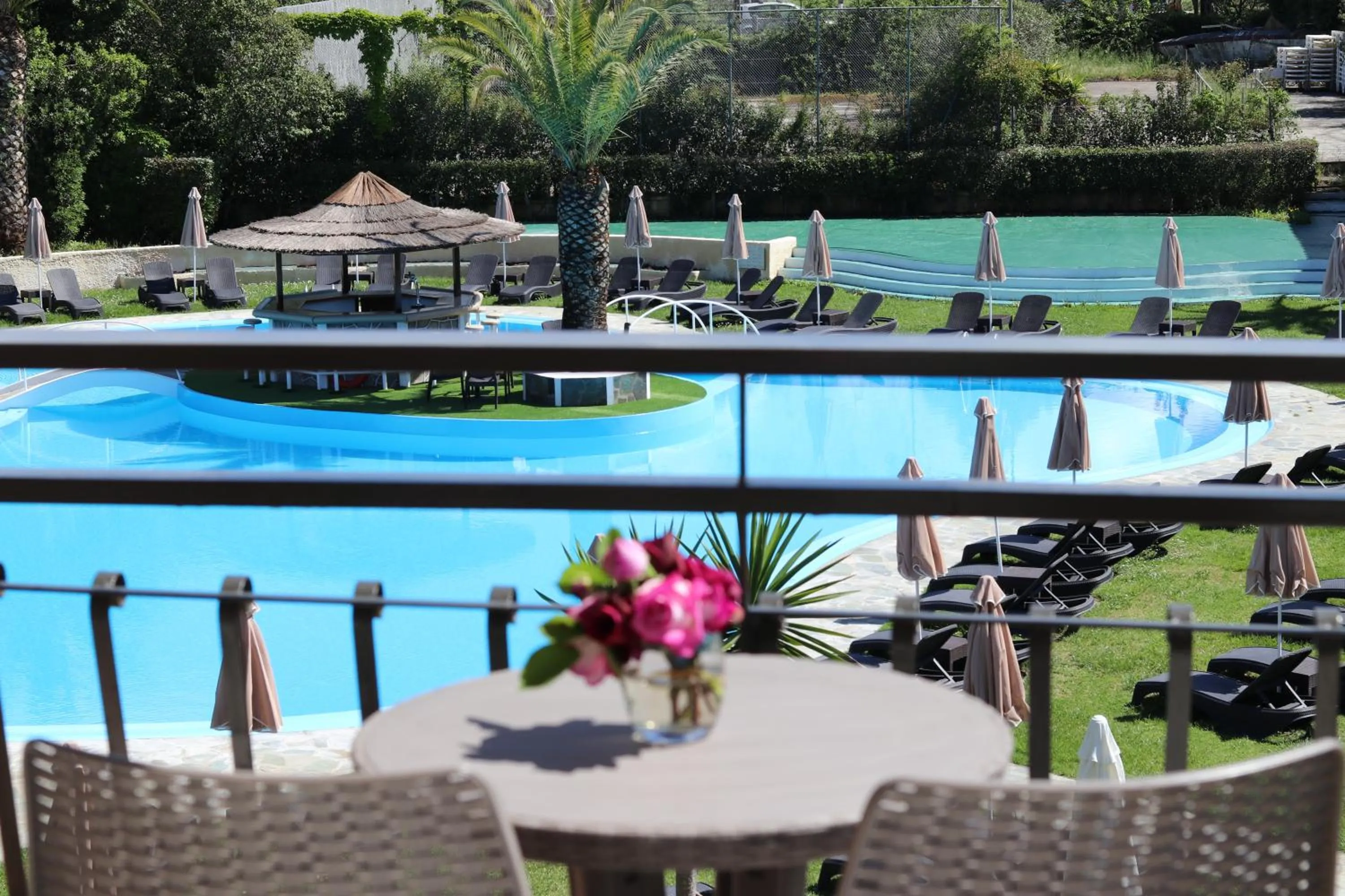 Restaurant/places to eat in Pegasus Hotel