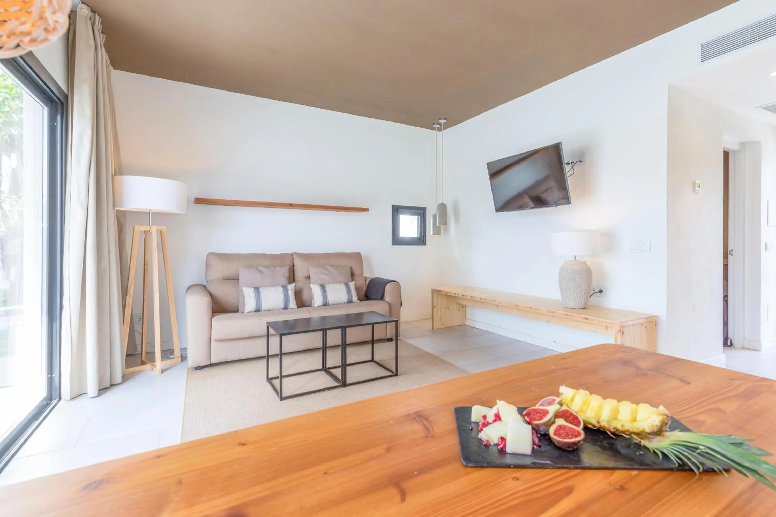 Photo of the whole room in MarSenses Paradise Club