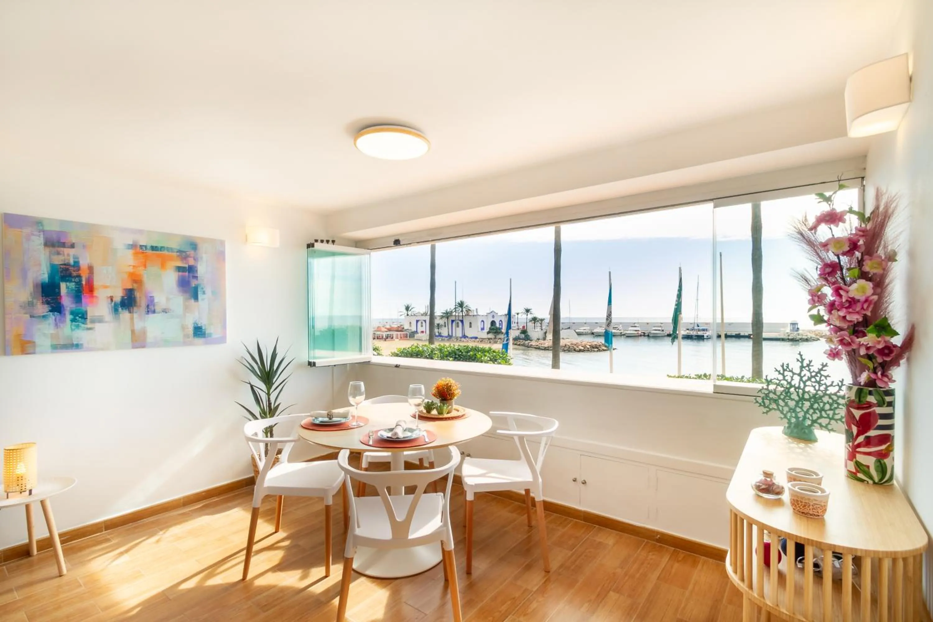 MARBELLA BANUS SUITES - Marbella Beach Front Suite Apartment