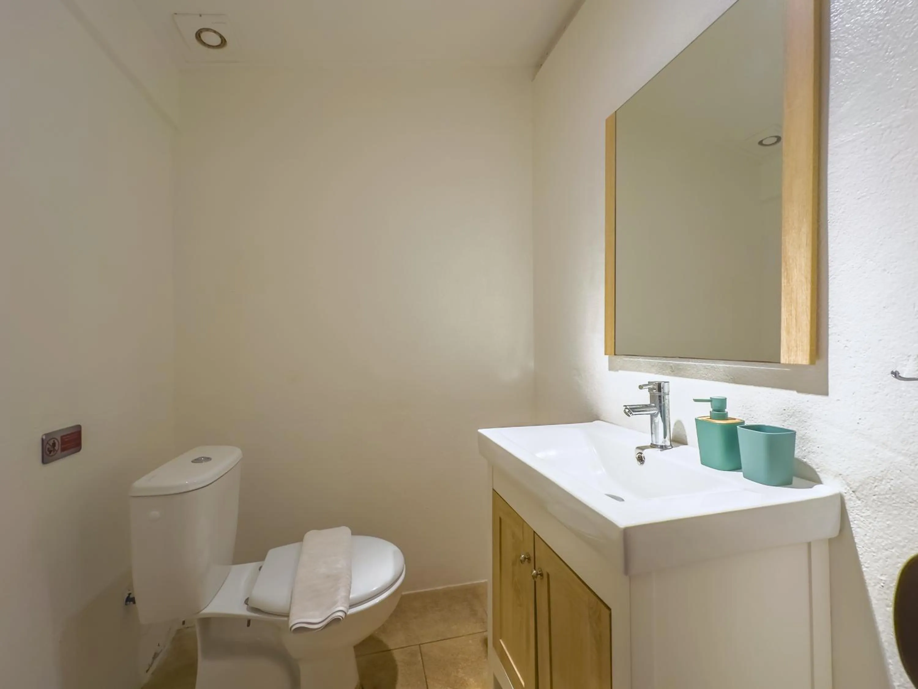 Toilet in Temana Airport Faa'a,Tahiti