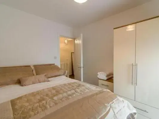 Bedroom, Bed in Nazarene apartments in Leeds Bedroom, Bed in Nazarene apartments in Leeds