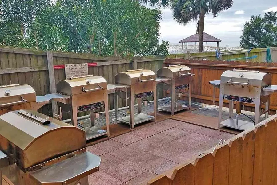 BBQ facilities in Pelican Beach 1504 by Pelican Beach Management