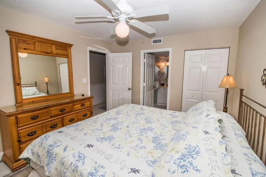 Bedroom, Bed in Pelican Beach 1504 by Pelican Beach Management