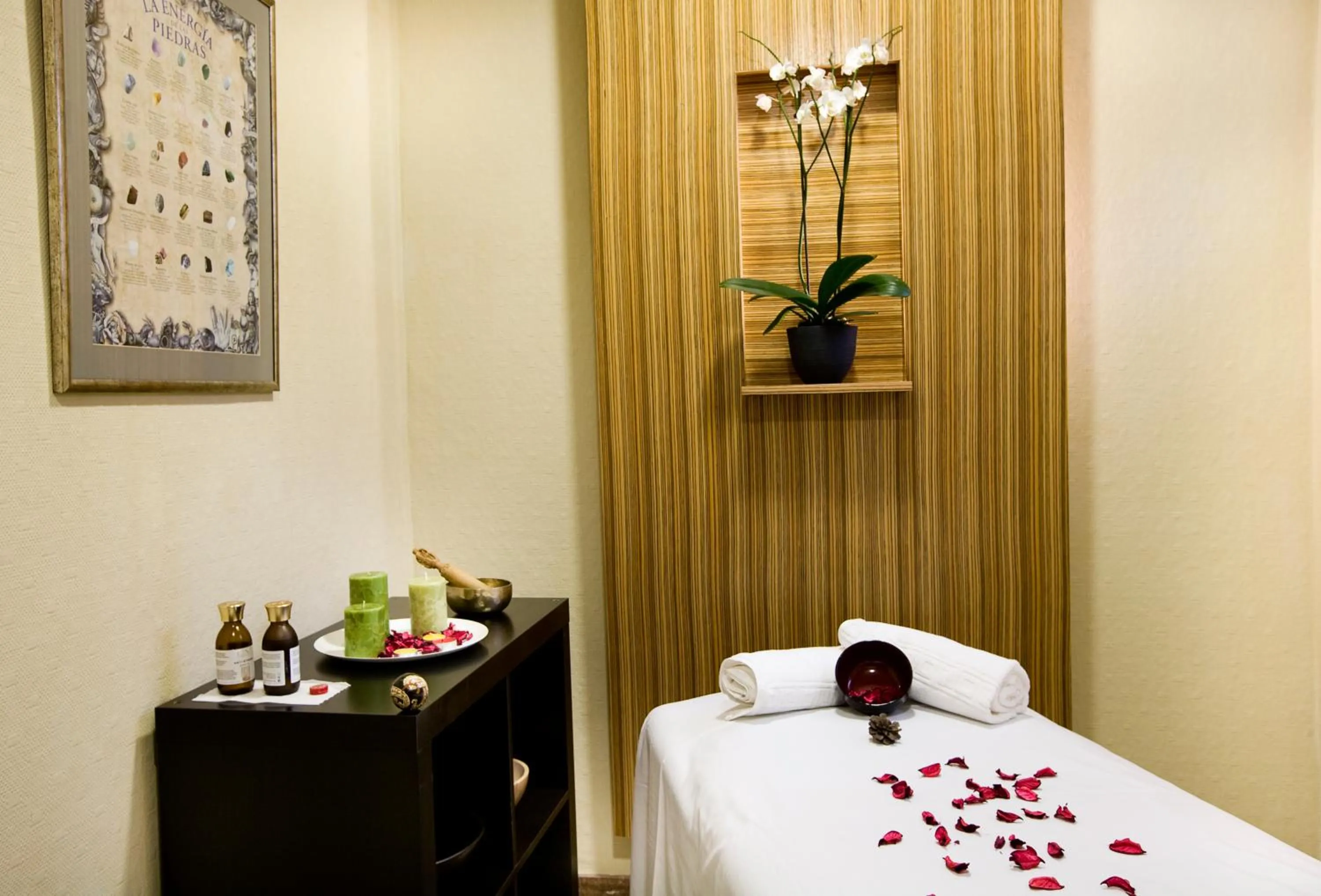 Spa and wellness centre/facilities, Bed in Hotel Monarque Fuengirola Park