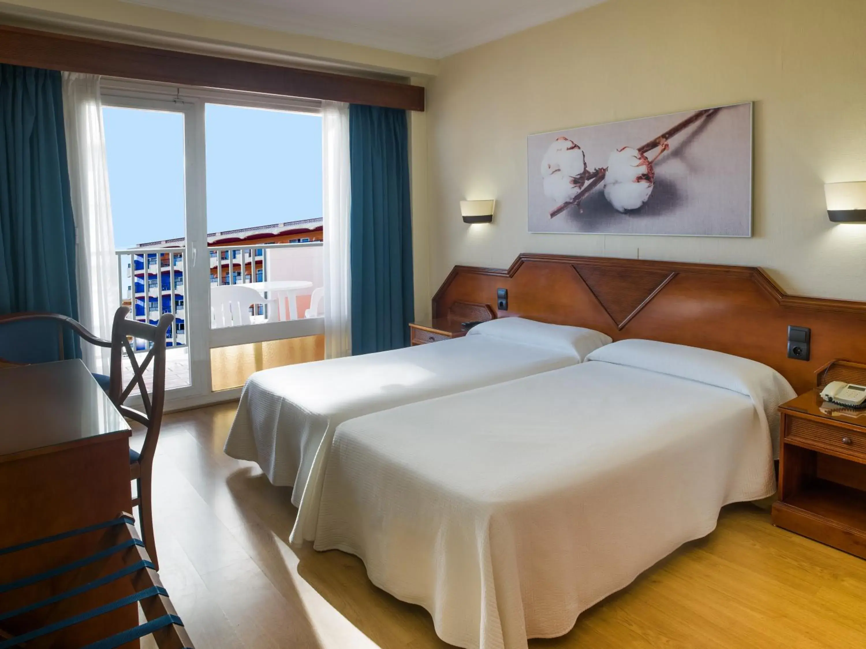 Double Room in Hotel Monarque Fuengirola Park Double Room in Hotel Monarque Fuengirola Park