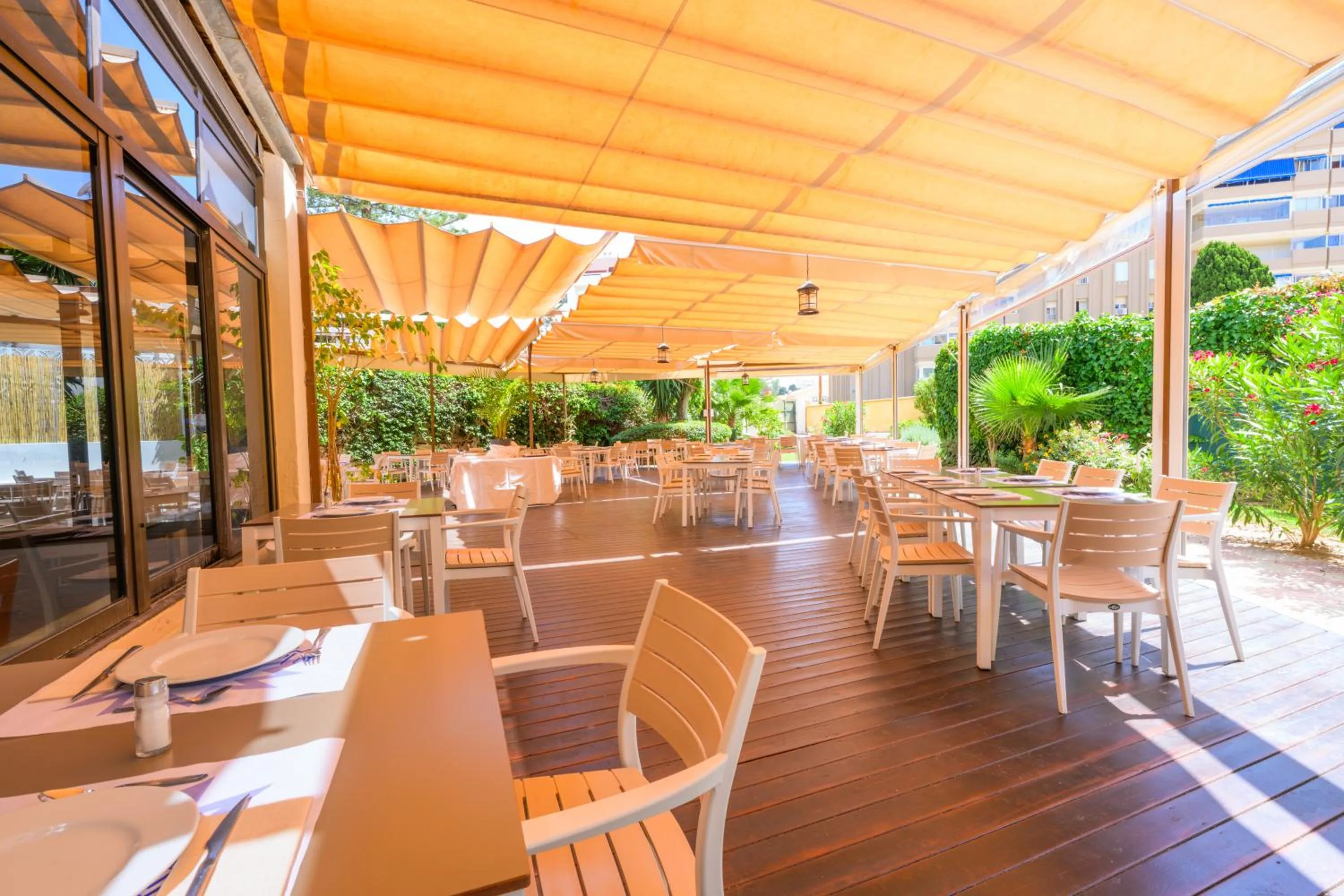 Restaurant/places to eat in Hotel Monarque Fuengirola Park