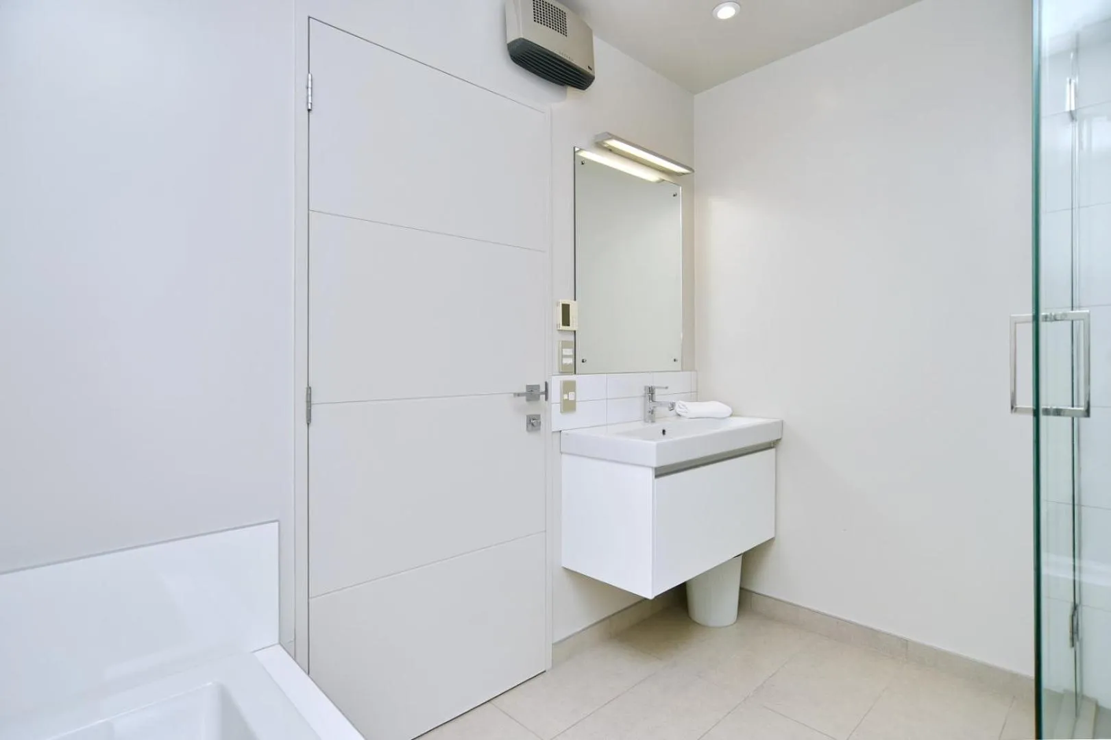 Shower in Jeffreys Road - Christchurch Holiday Homes