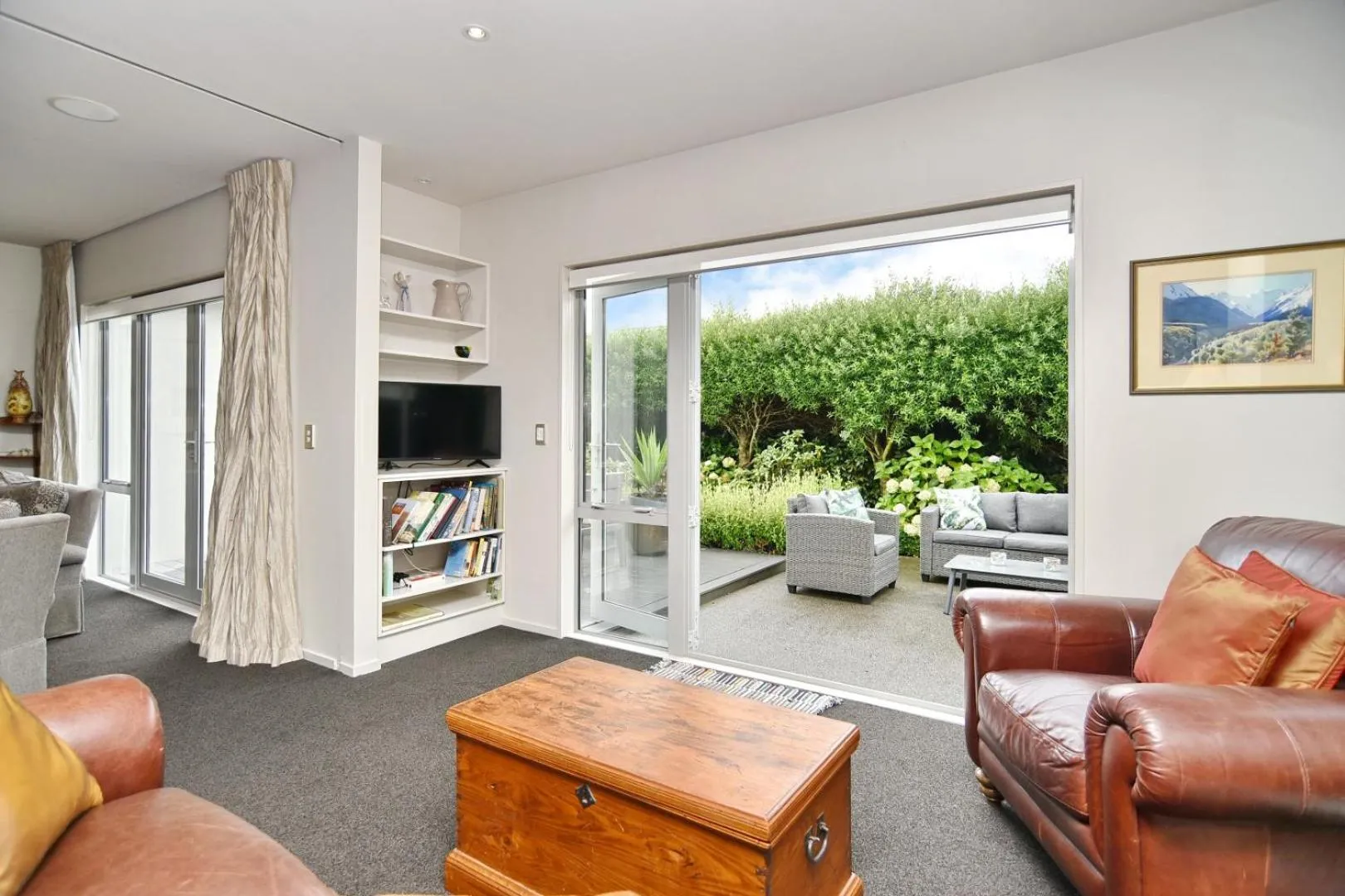 TV and multimedia in Jeffreys Road - Christchurch Holiday Homes