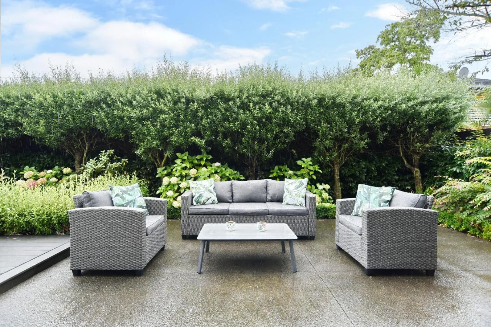 Garden in Jeffreys Road - Christchurch Holiday Homes