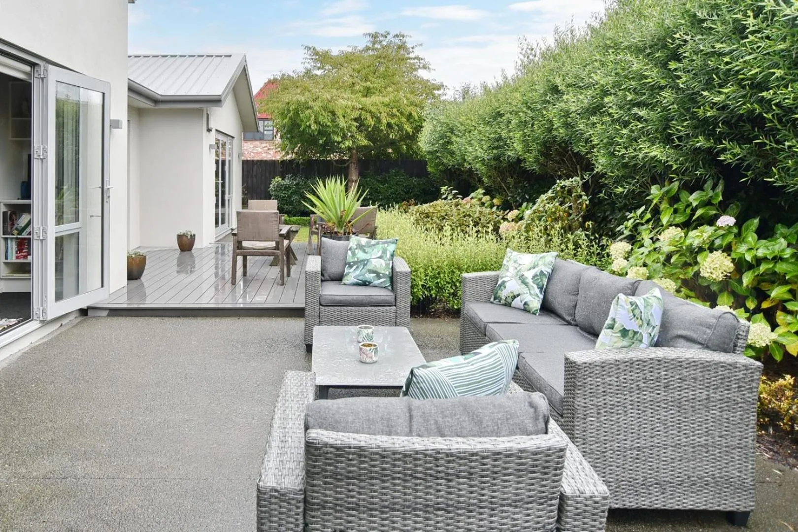 Garden in Jeffreys Road - Christchurch Holiday Homes