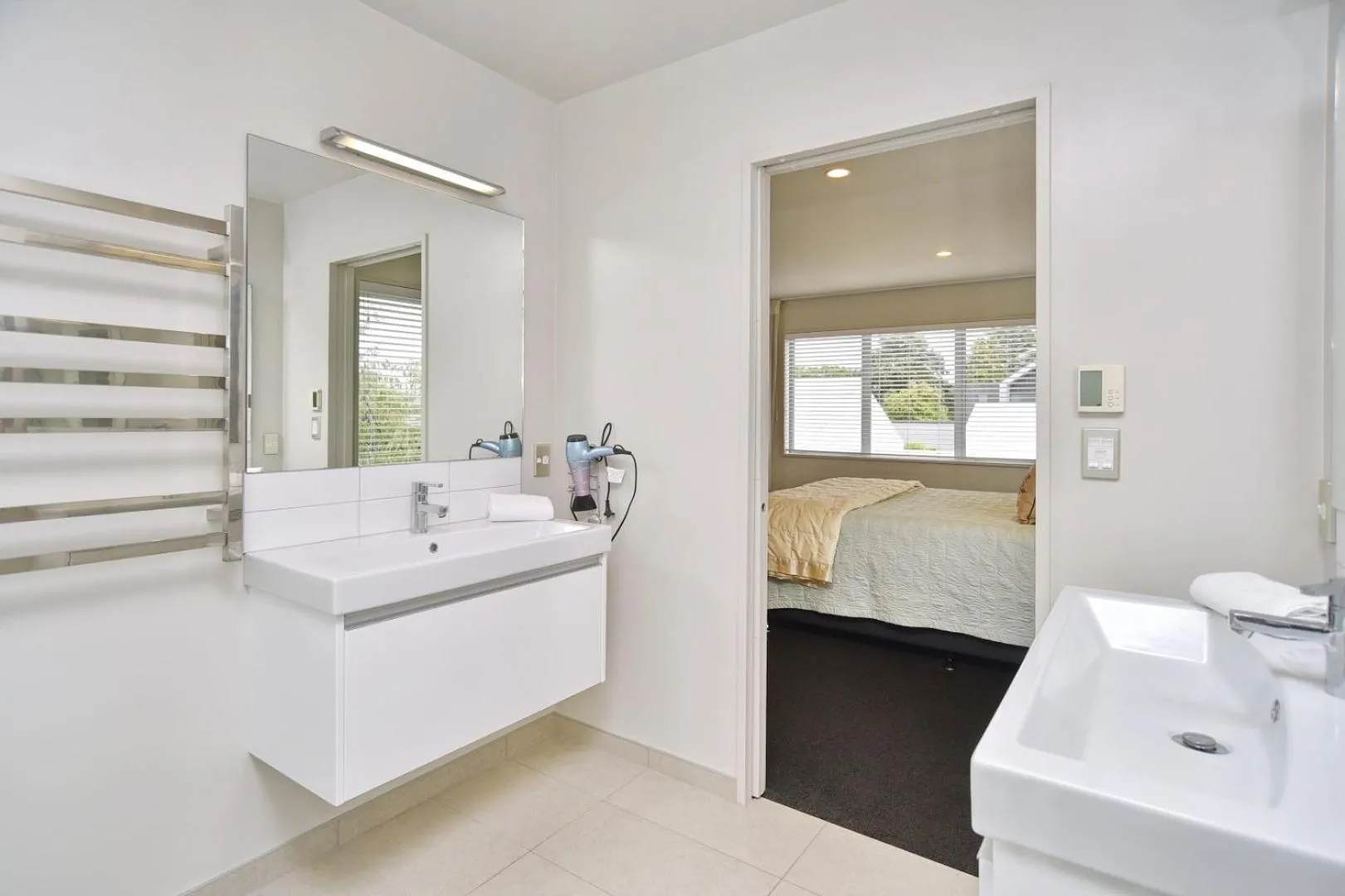 Shower in Jeffreys Road - Christchurch Holiday Homes