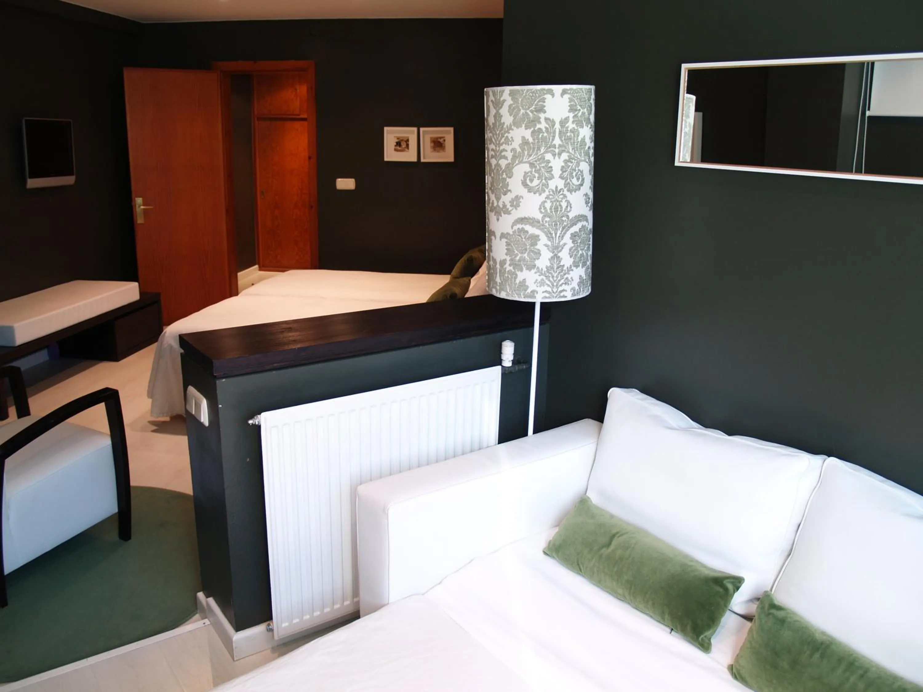 Decorative detail, Bed in Hotel Tobazo