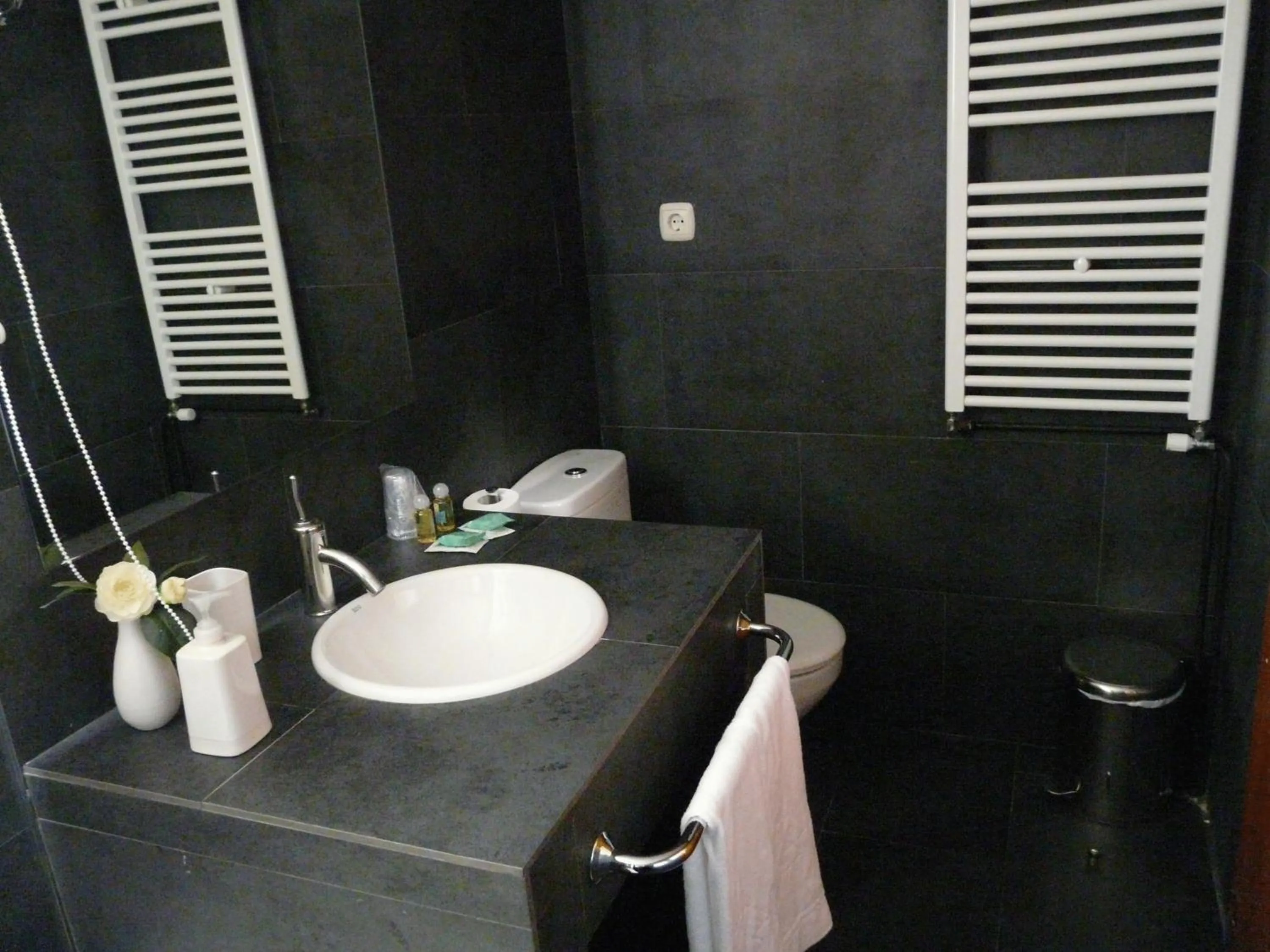 Bathroom in Hotel Tobazo