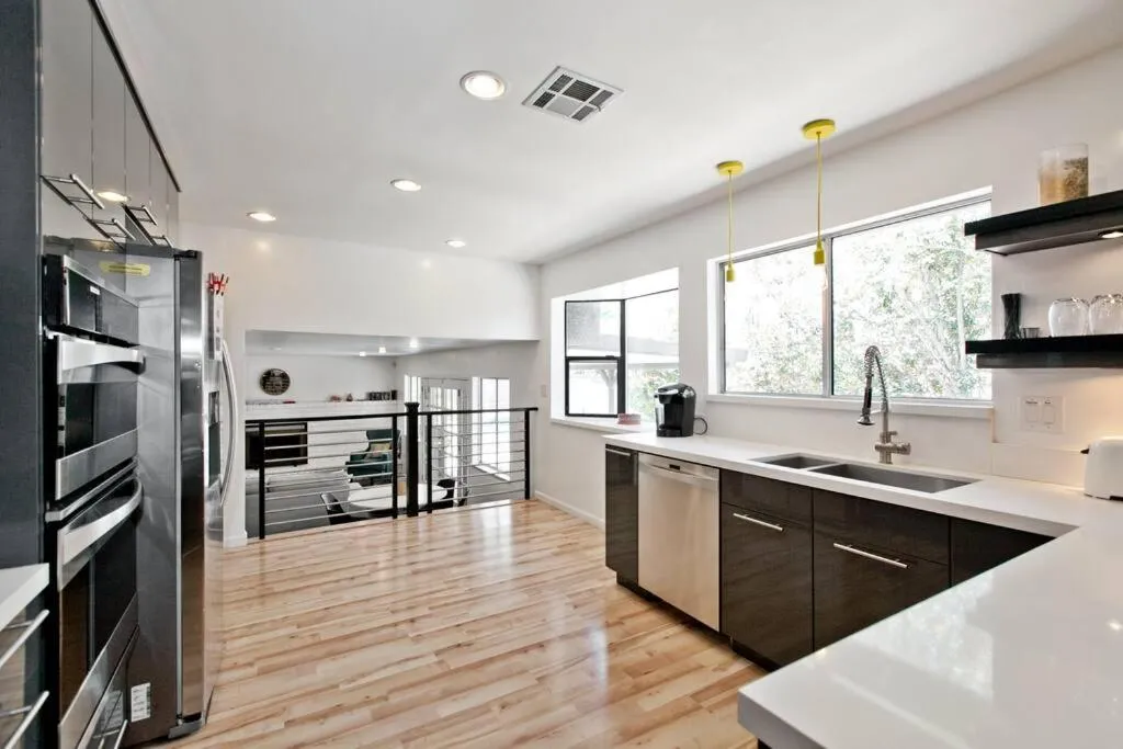 Bright, Modern 4BR with Beautiful Backyard & Pool!