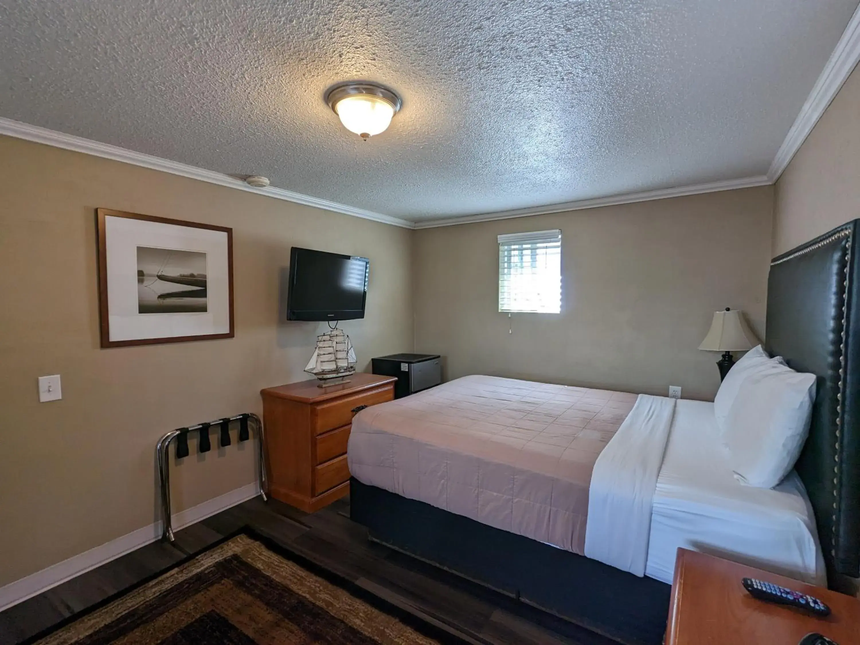 Deluxe Double Room in Bridge of The Gods Motel, Cabins & RV Park Deluxe Double Room in Bridge of The Gods Motel, Cabins & RV Park