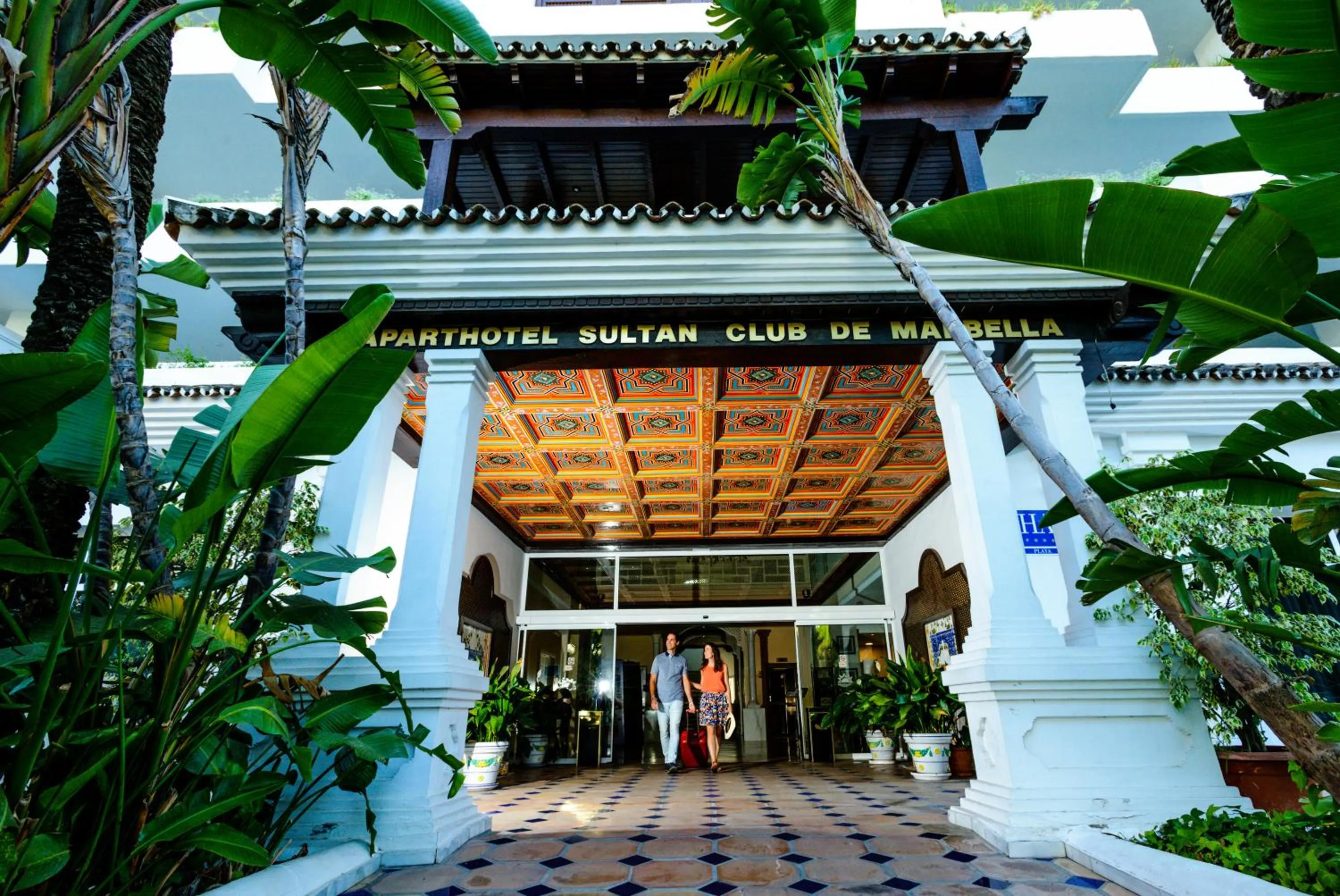 Facade/entrance in Aparthotel Monarque Sultán