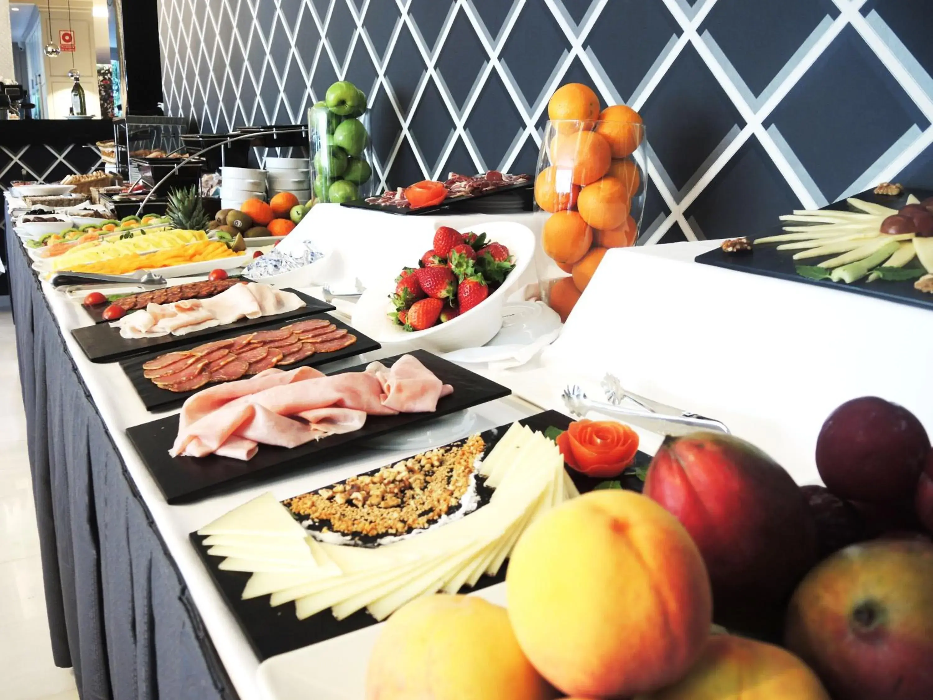 Breakfast in Aparthotel Monarque Sultán Breakfast in Aparthotel Monarque Sultán