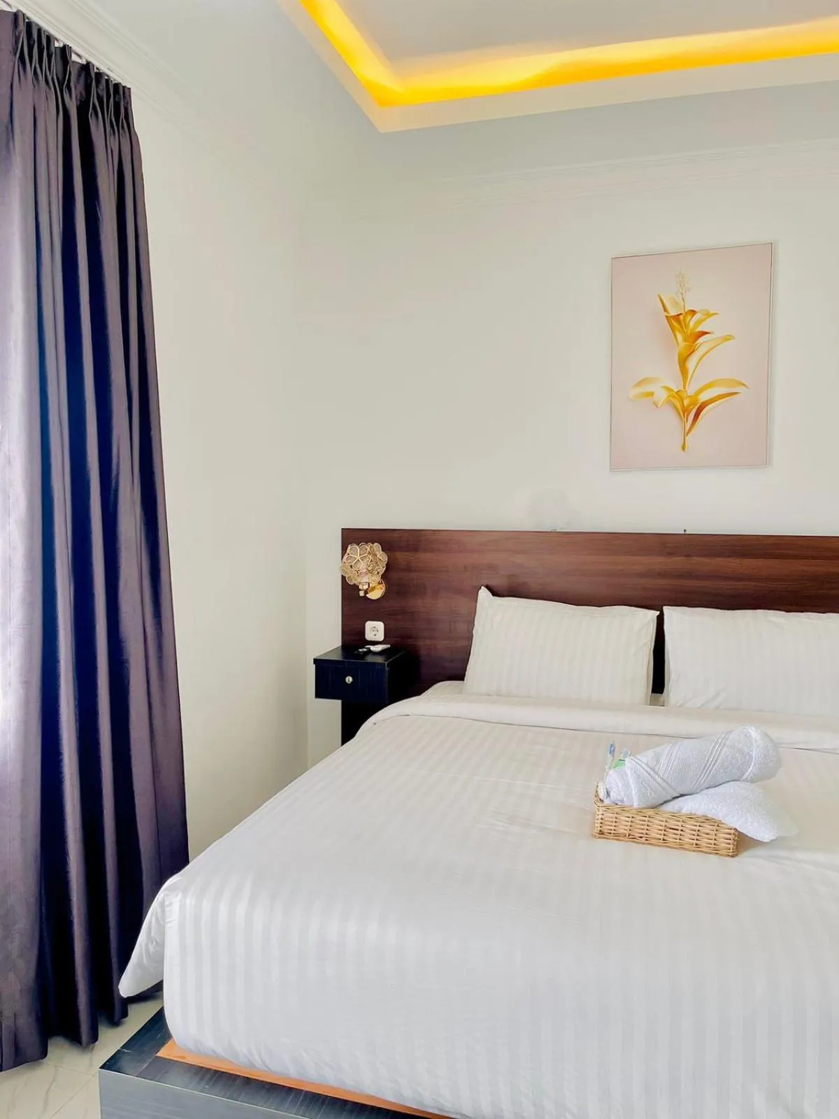 Bed in Giennos Hotel
