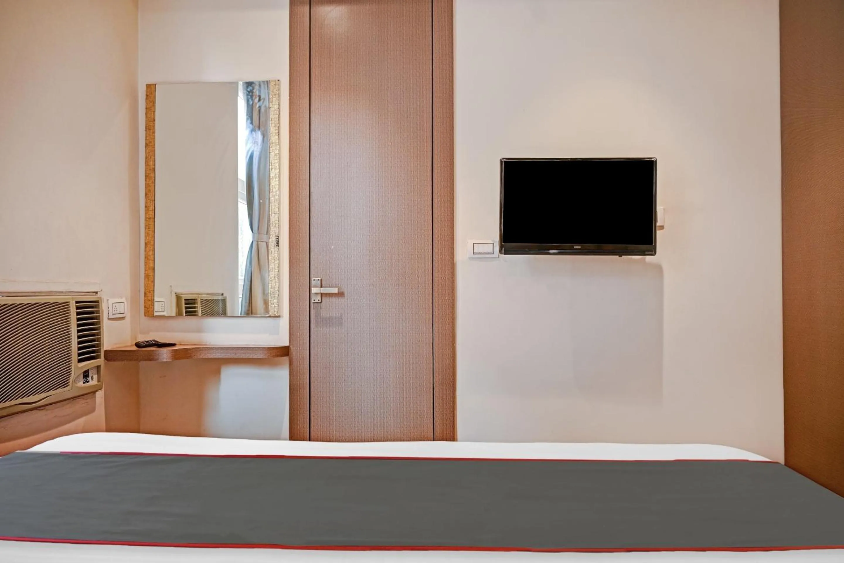 Lobby or reception, Bed in Super Hotel O Vrindavan