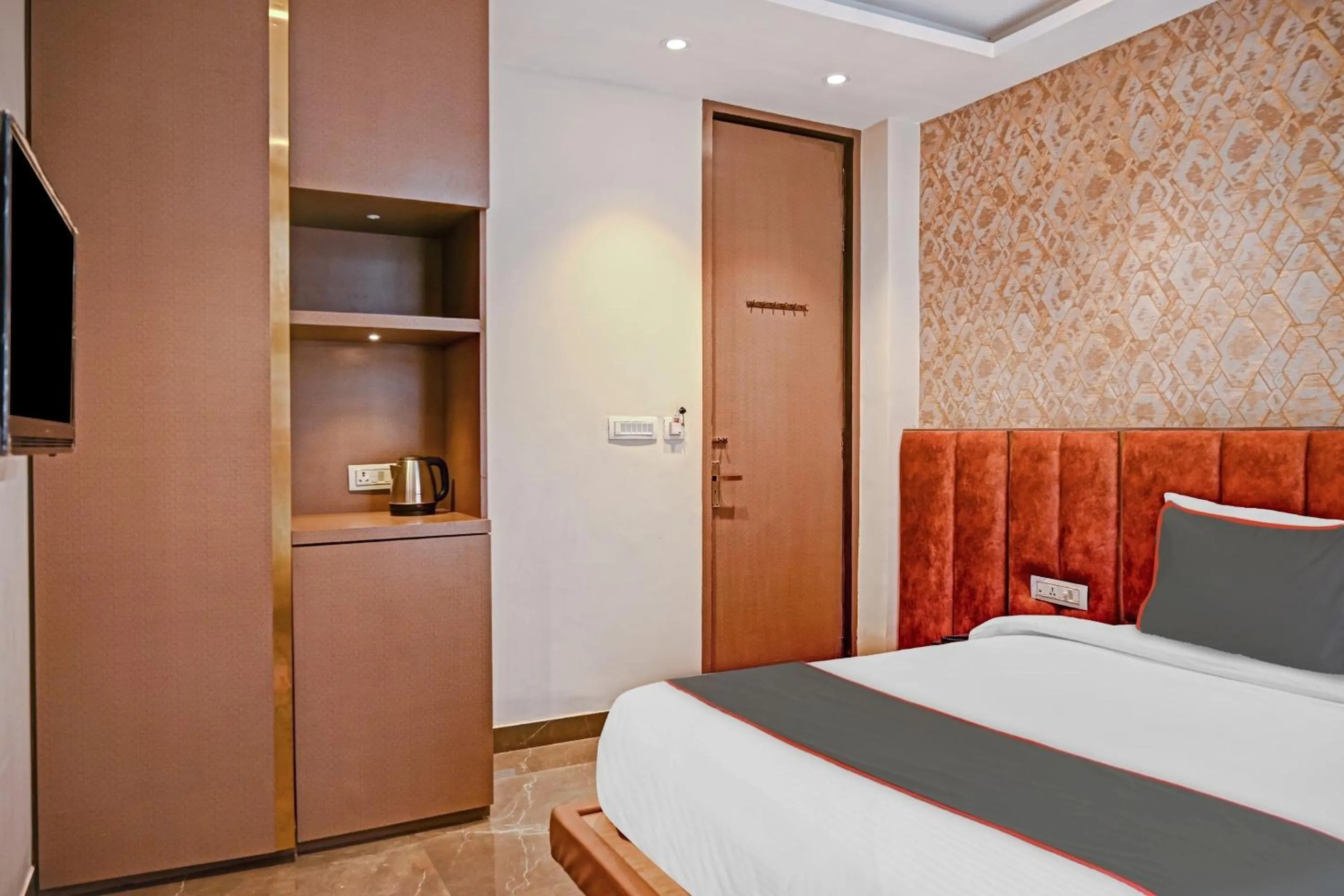 Bedroom, Bed in Super Hotel O Vrindavan