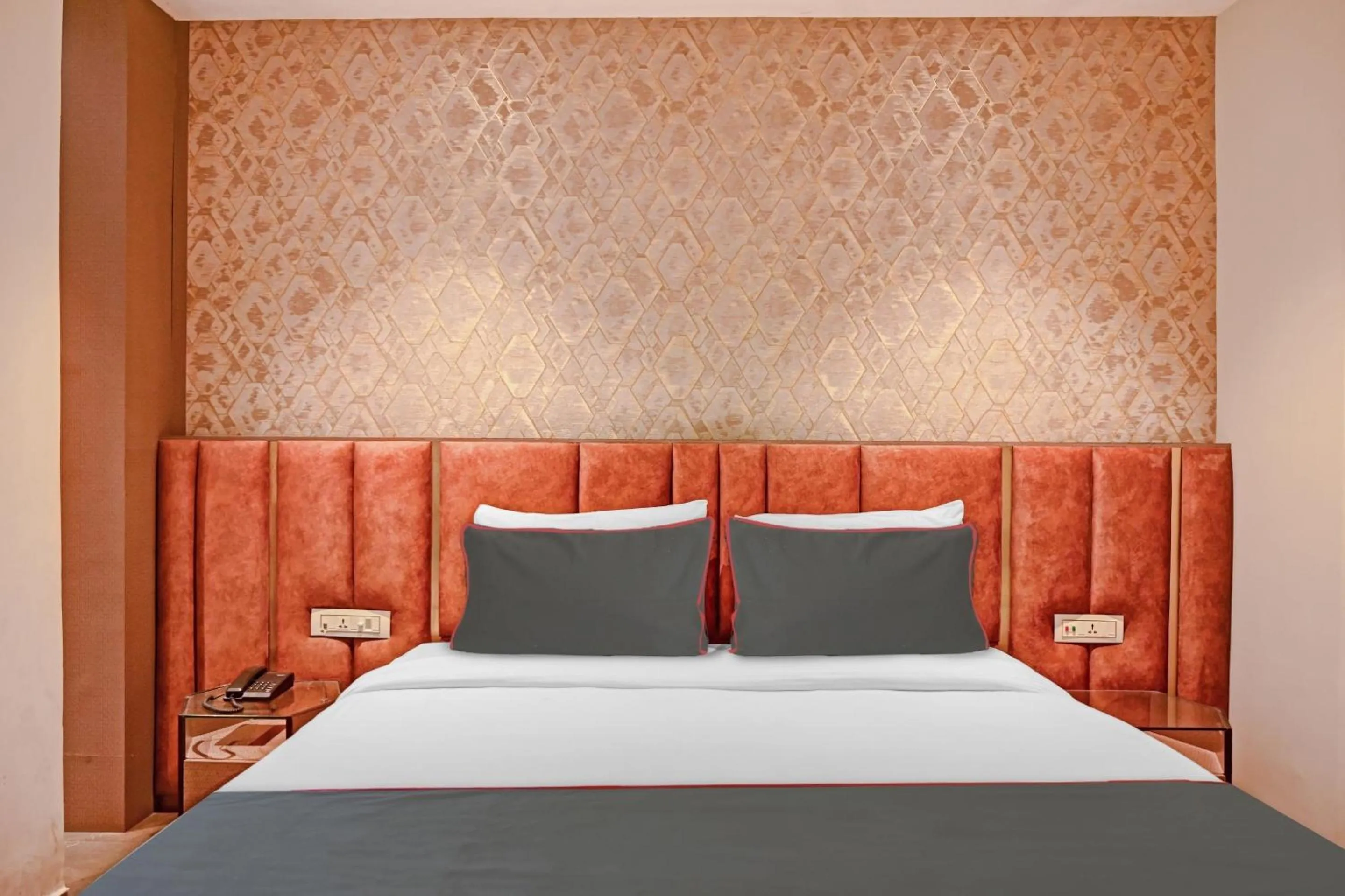 Lobby or reception, Bed in Super Hotel O Vrindavan