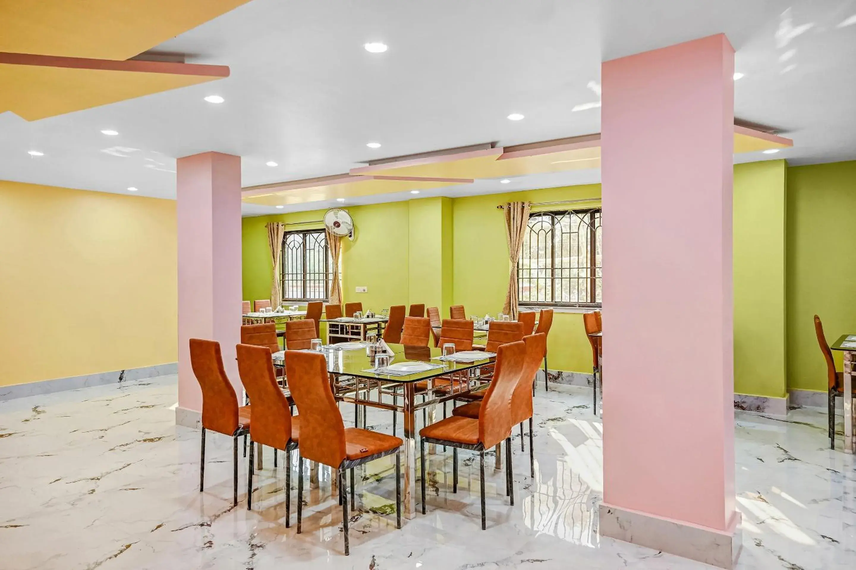 Restaurant/places to eat in Super Hotel O Mahal Restaurant/places to eat in Super Hotel O Mahal