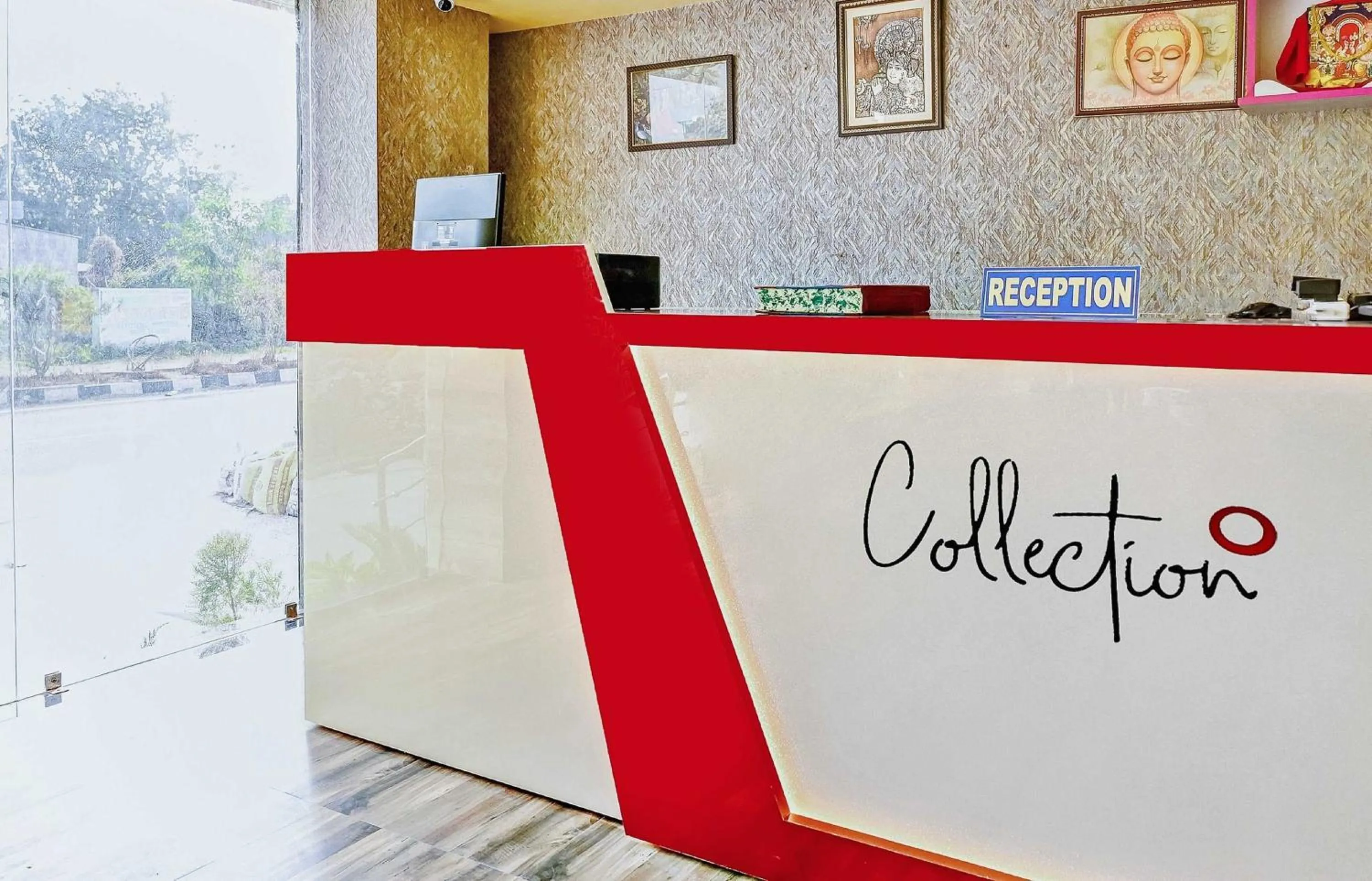 Lobby or reception in Hotel O Mahal